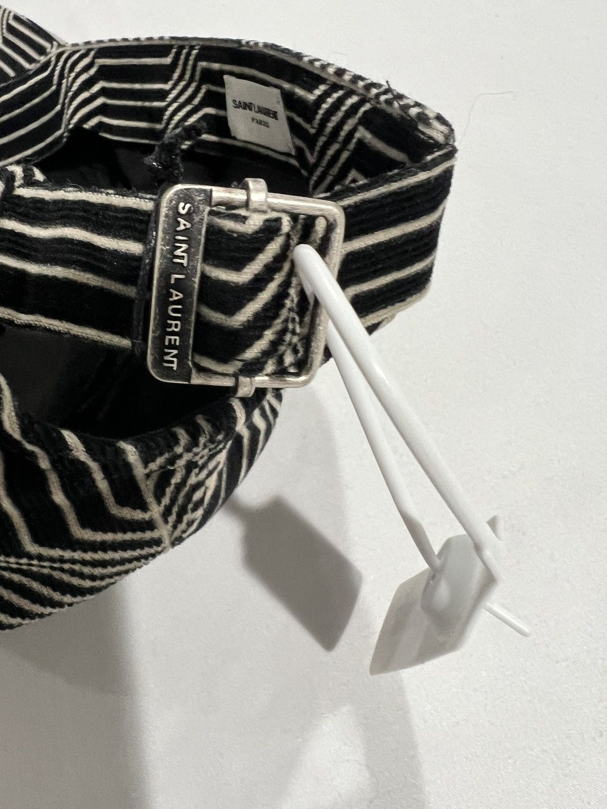 Saint Laurent Paris Saint Laurent corduroy baseball hat. 60/L. $495 Size ONE SIZE - 3 Thumbnail