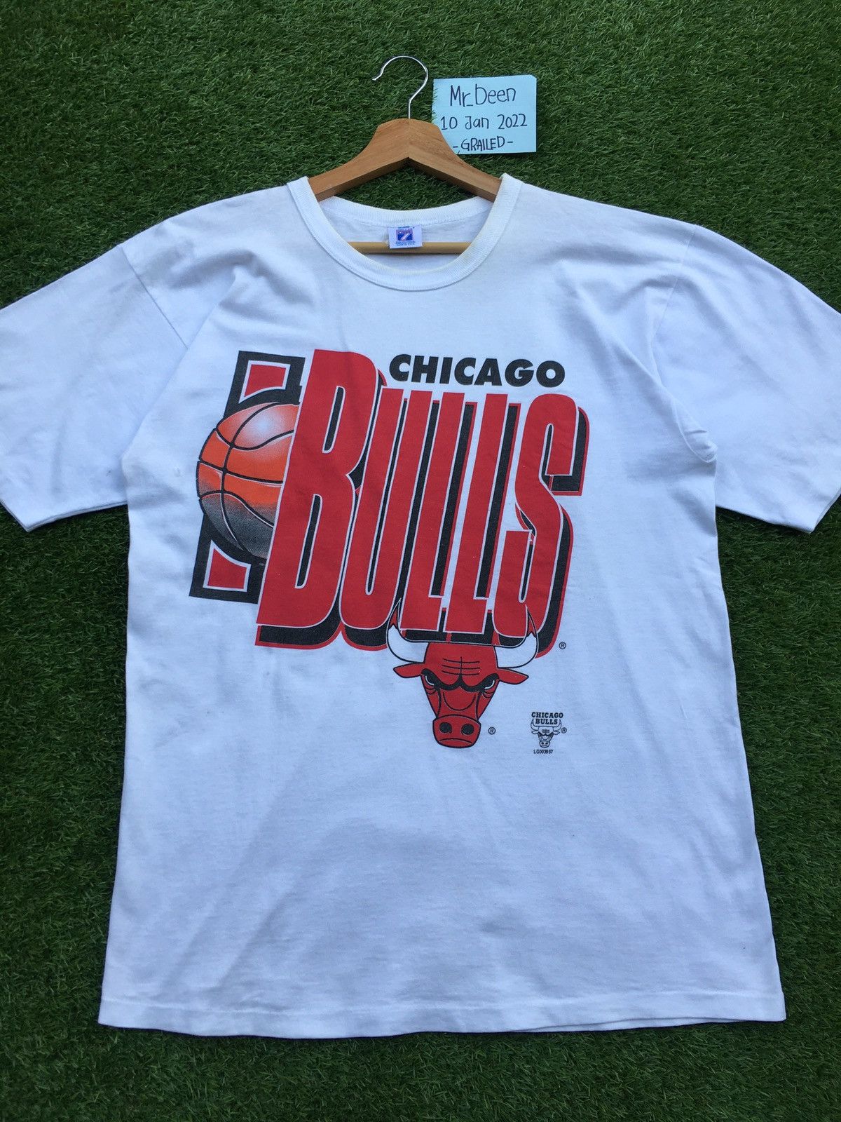 NBA Rare Vintage Chicago Bulls NBA Biglogo Tshirt Size US L / EU 52-54 / 3 - 2 Thumbnail
