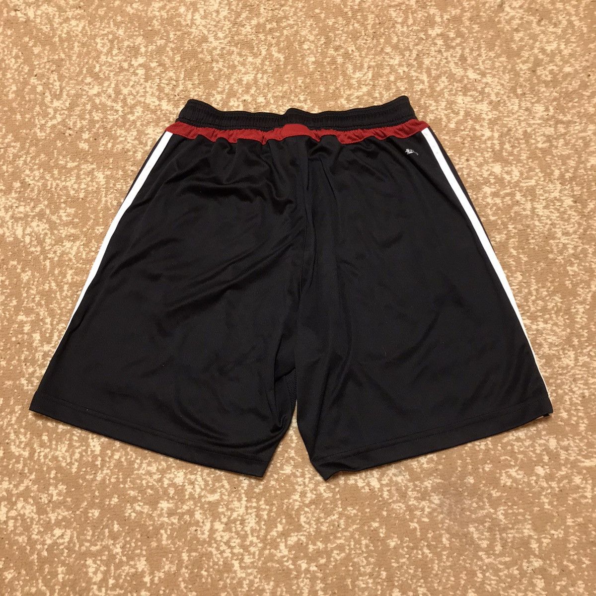 Adidas Vintage Adidas shorts streetwear football y2k style size M Size US 32 / EU 48 - 3 Thumbnail