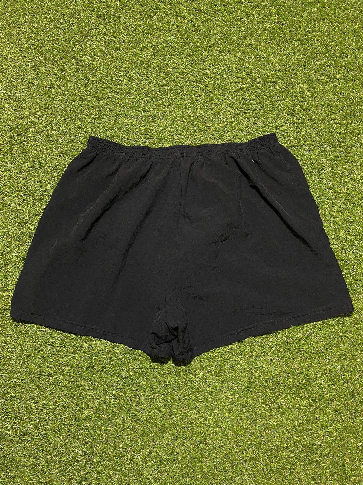 Nike Vintage Nike shorts streetwear swoosh casual y2k size XL Size US 36 / EU 52 - 2 Thumbnail