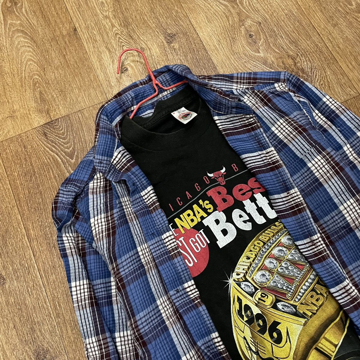 Vintage Vintage 90s Graphic Tee NBA Basketball Streetwear Black S Size US S / EU 44-46 / 1 - 5 Thumbnail