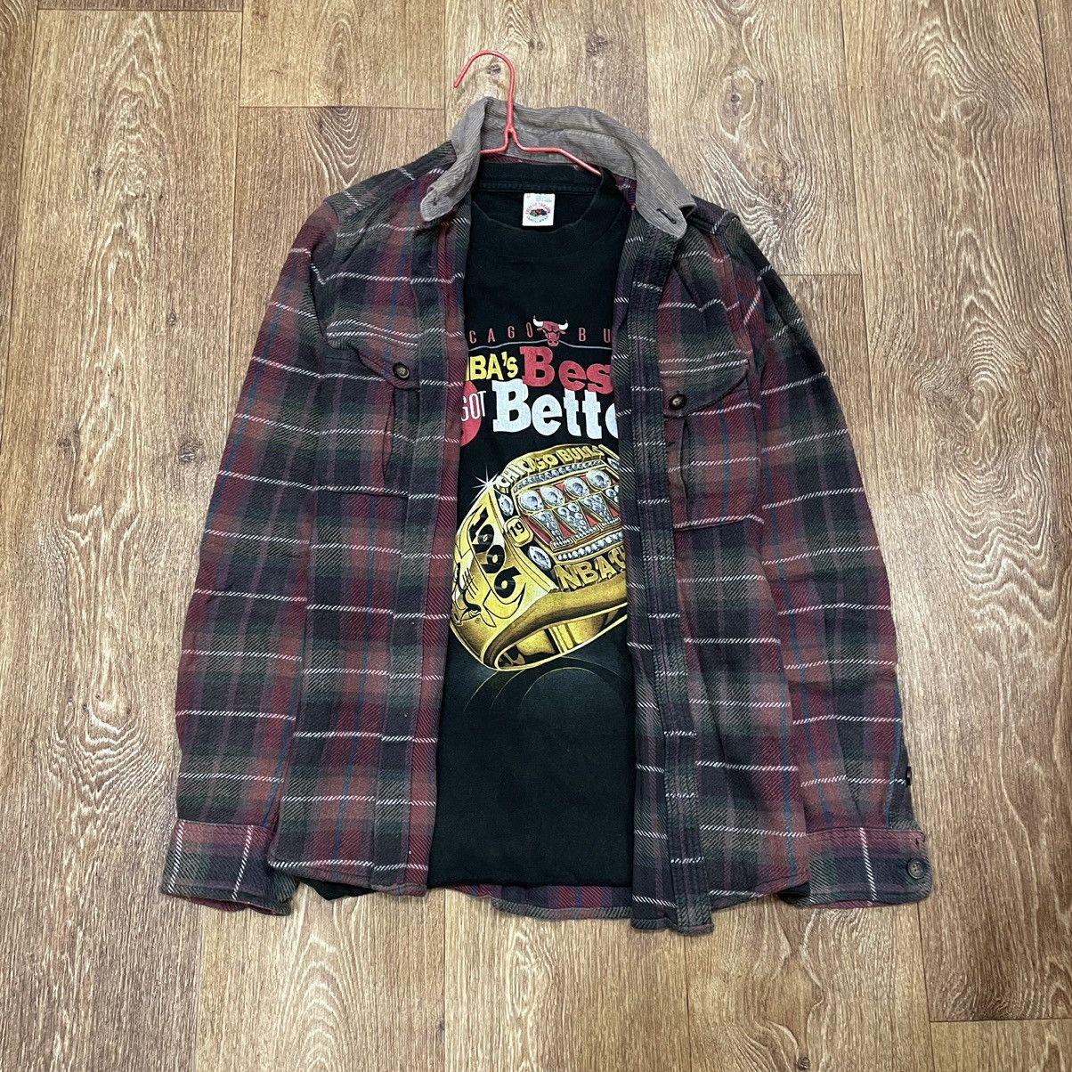 Vintage Vintage 90s Faded Red Plaid Shirt Boxy Grunge Skate Logo S Size US S / EU 44-46 / 1 - 2 Thumbnail