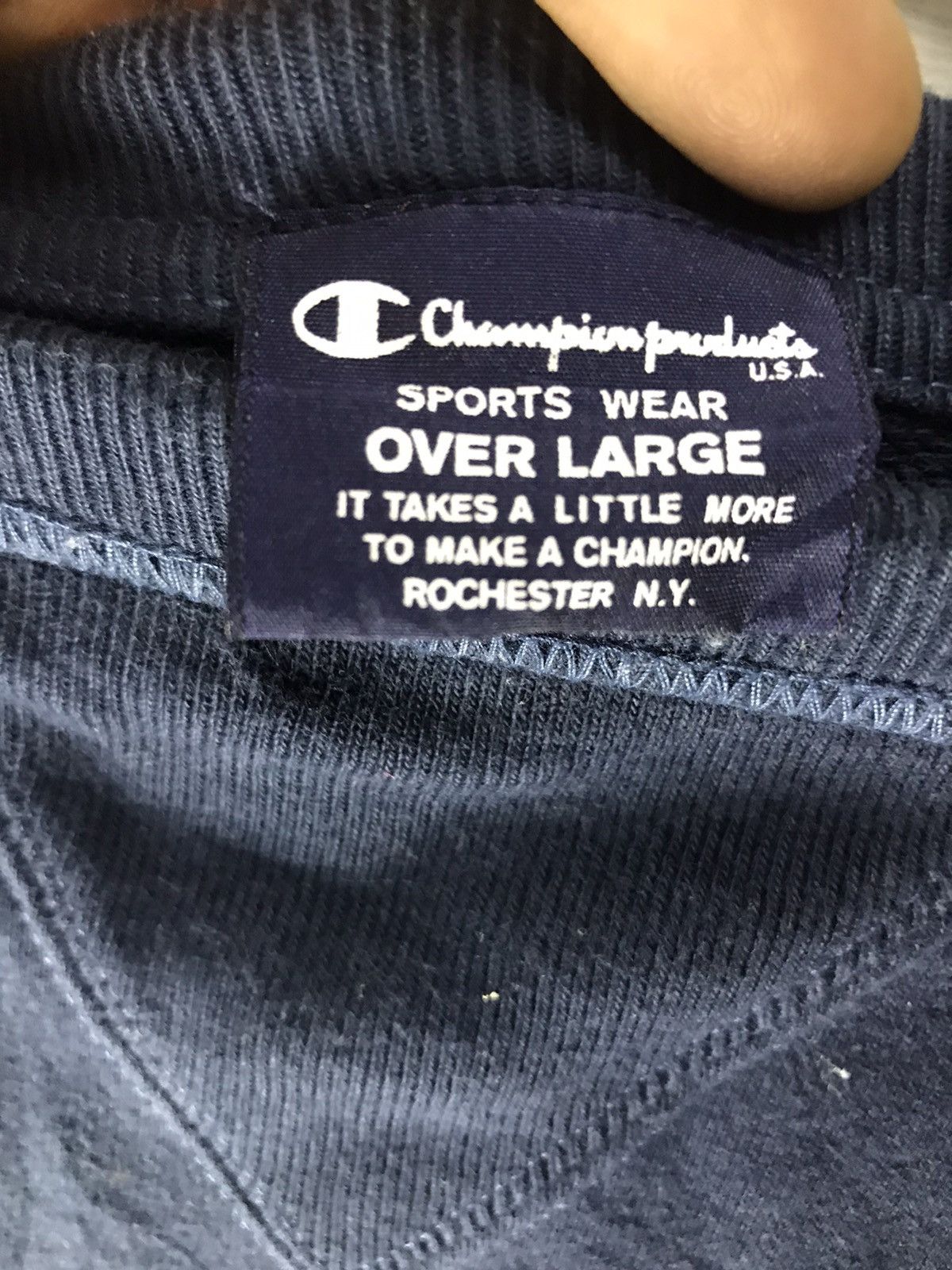 Champion Champion small embroidered logo crewneck sweatshirt Size US L / EU 52-54 / 3 - 4 Thumbnail