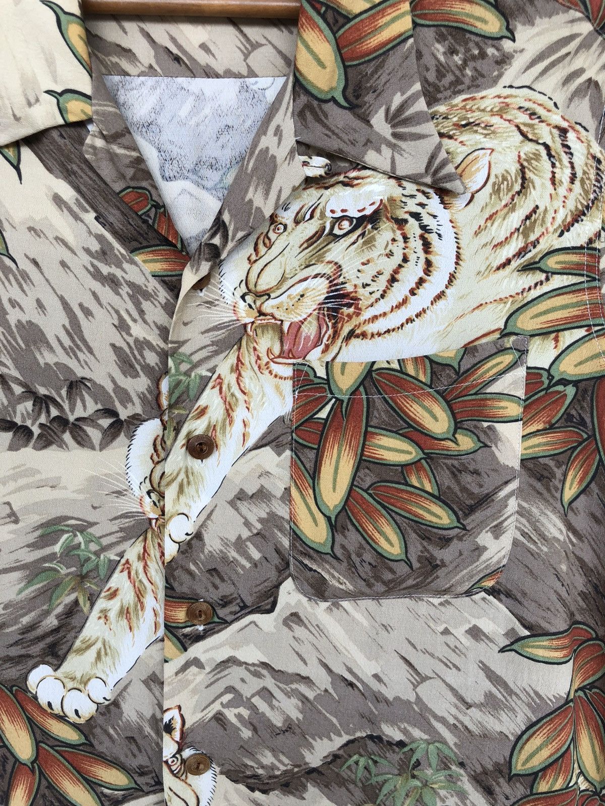 Sun Surf SUPER RARE🔥Sun Surf Fireland 🐅 Rayon Aloha Hawaii Shirt Size US S / EU 44-46 / 1 - 7 Thumbnail
