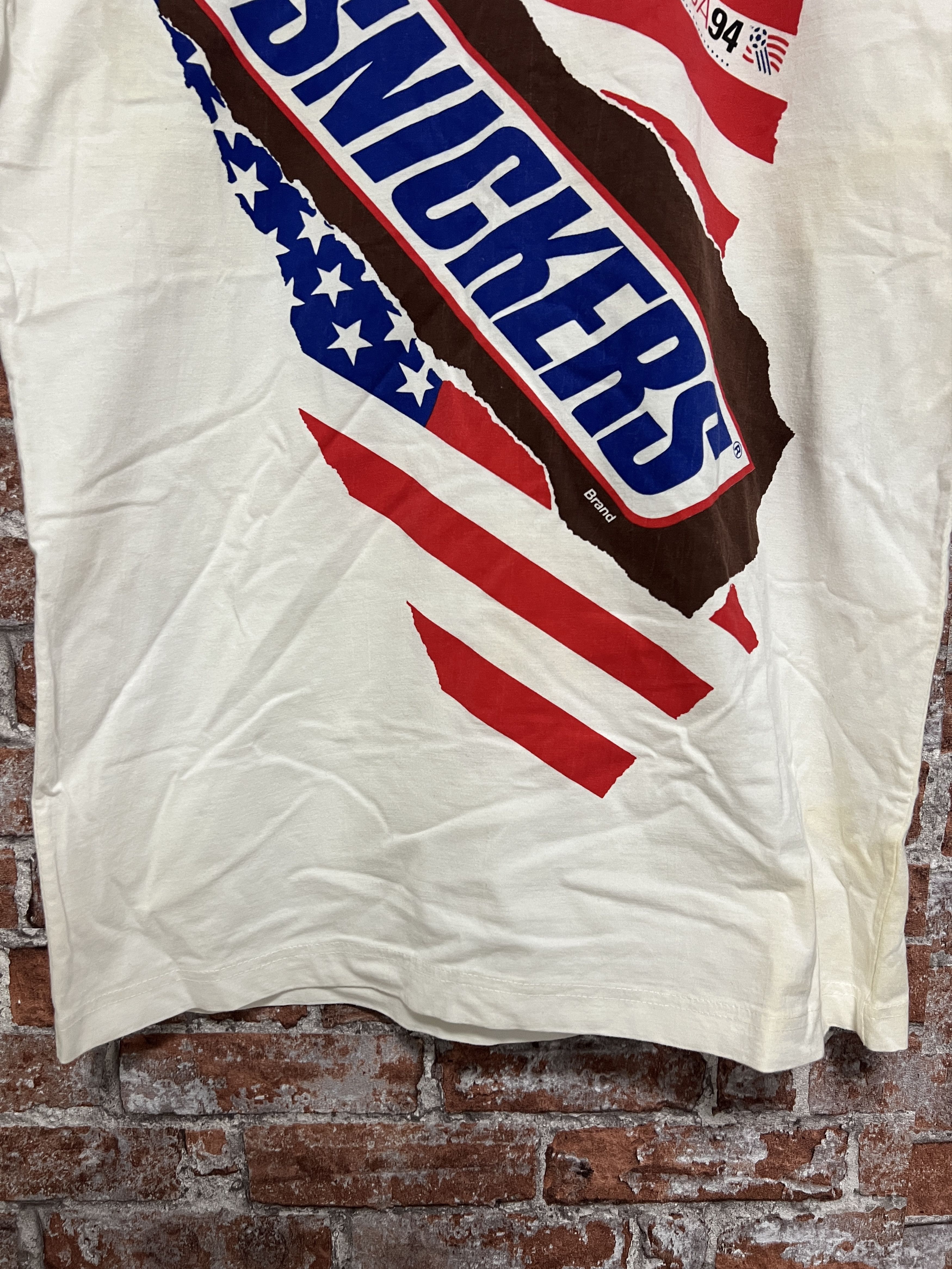 Vintage Vintage 1994 World Cup Fifa USA Football Snickers T-shirt Size US L / EU 52-54 / 3 - 8 Thumbnail