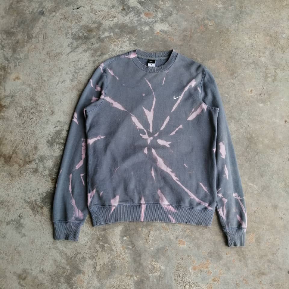 Nike Vintage Nike Custom Hand Bleached Tie Dye Sweatshirt Size US M / EU 48-50 / 2 - 1 Thumbnail