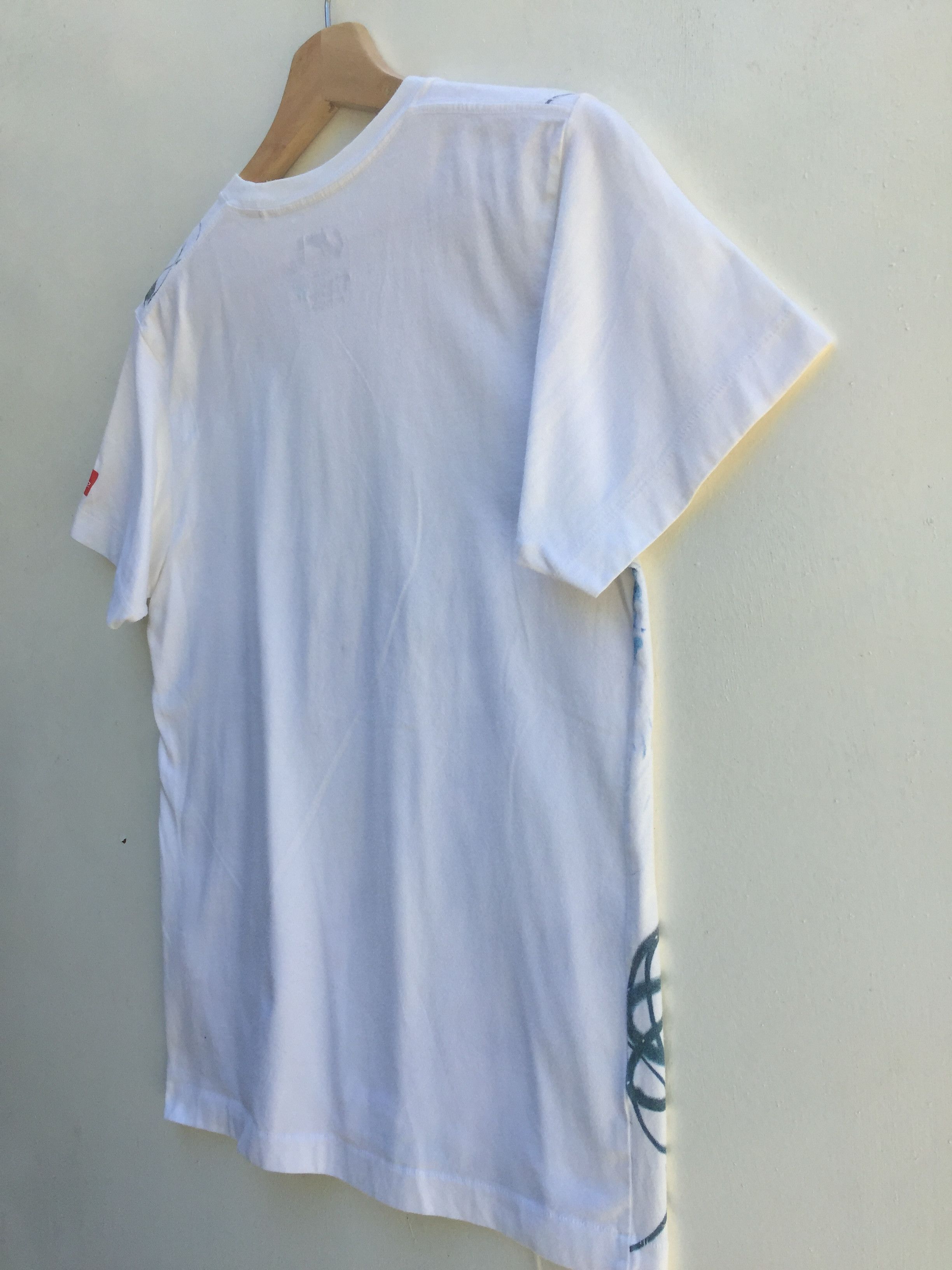 Futura × Uniqlo Rare Nice Design Uniqlo Futura Abstract expression T-Shirt Size US S / EU 44-46 / 1 - 12 Thumbnail