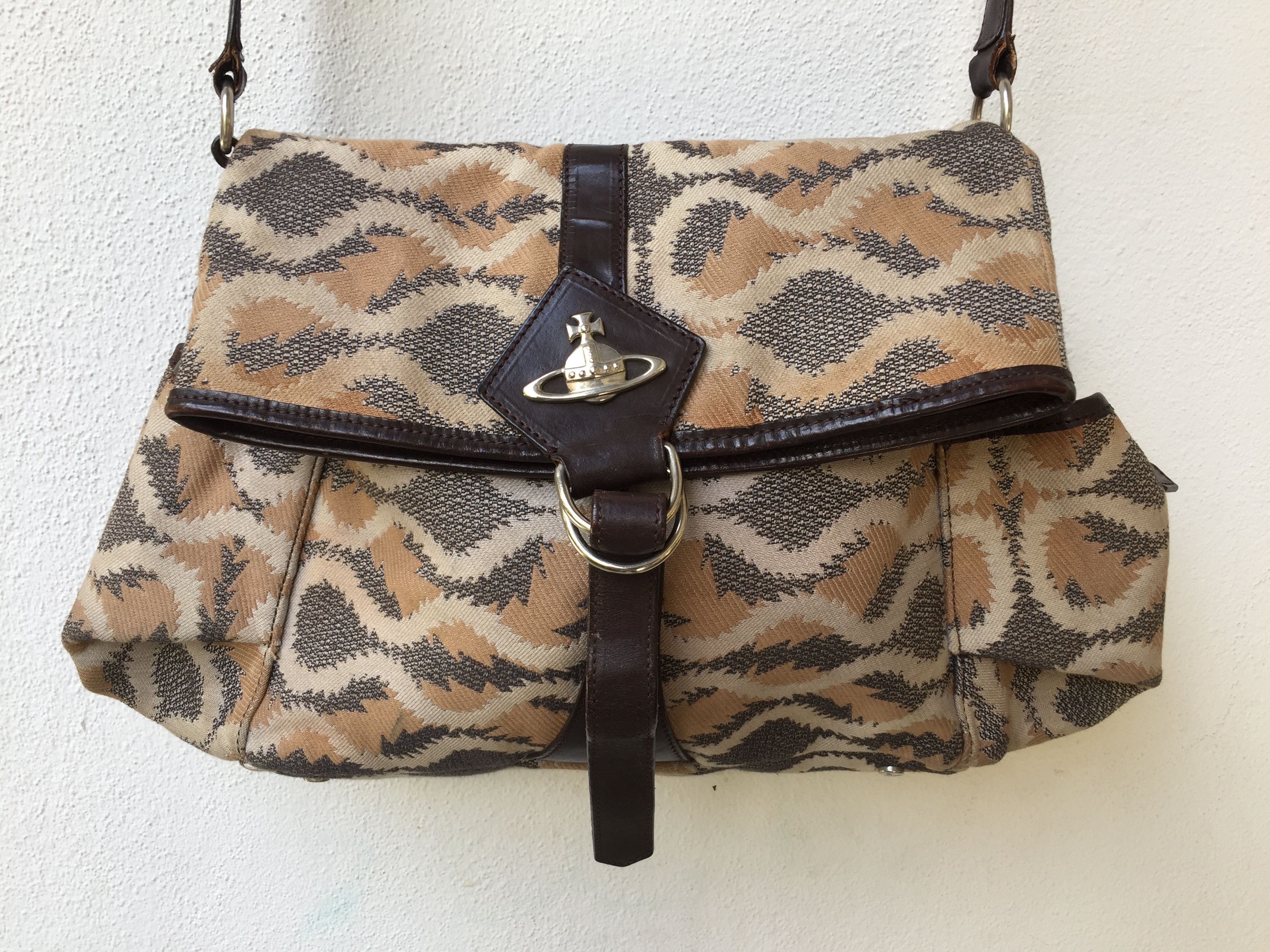 Vivienne Westwood Authentic Vivienne Westwood Shoulder Bag Size ONE SIZE - 19 Thumbnail