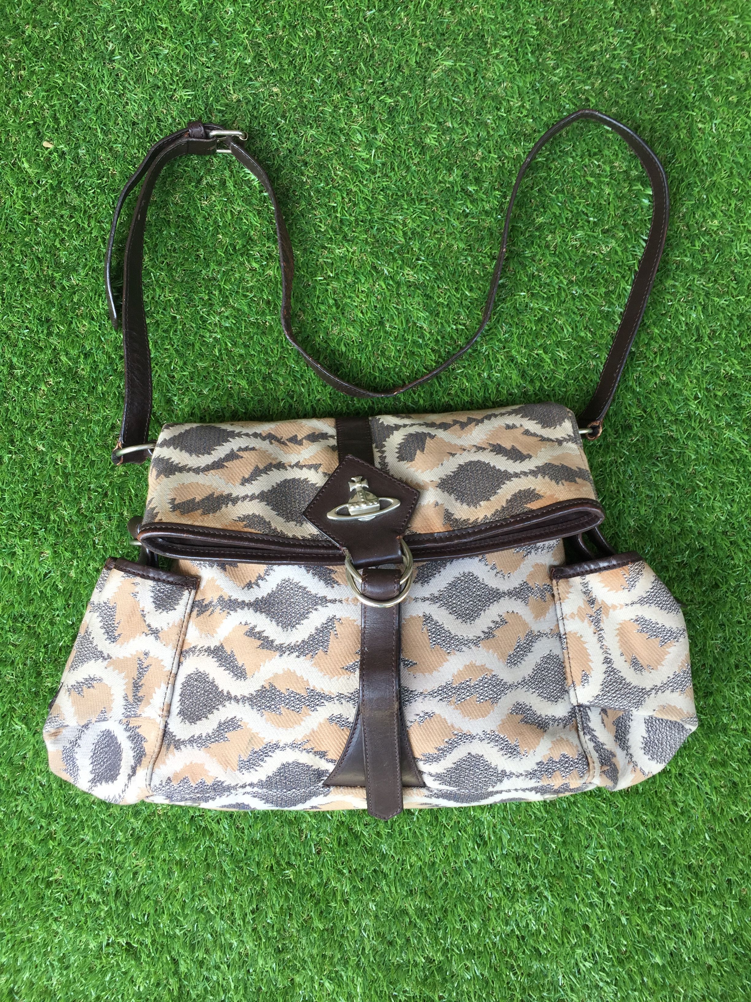 Vivienne Westwood Authentic Vivienne Westwood Shoulder Bag Size ONE SIZE - 1 Thumbnail