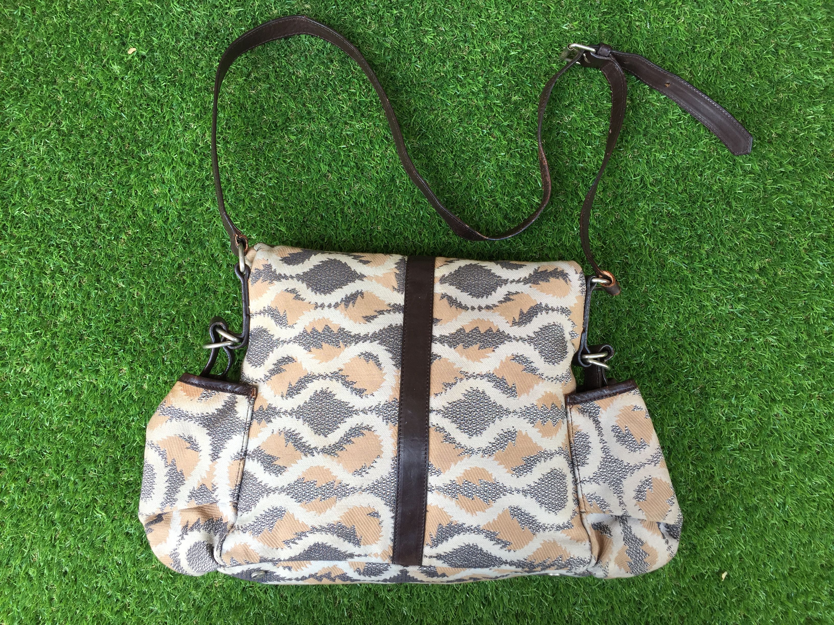 Vivienne Westwood Authentic Vivienne Westwood Shoulder Bag Size ONE SIZE - 9 Thumbnail