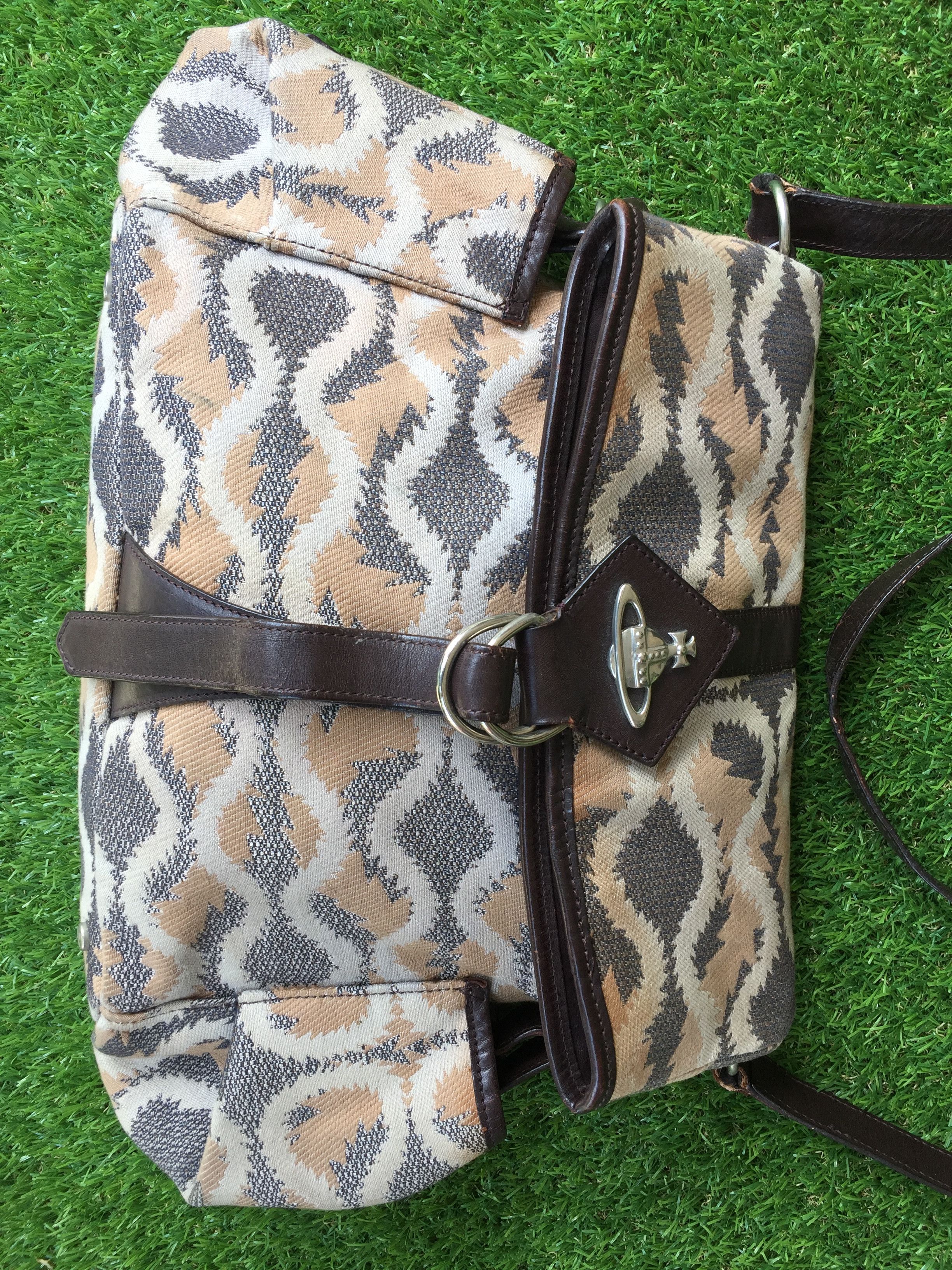 Vivienne Westwood Authentic Vivienne Westwood Shoulder Bag Size ONE SIZE - 2 Thumbnail