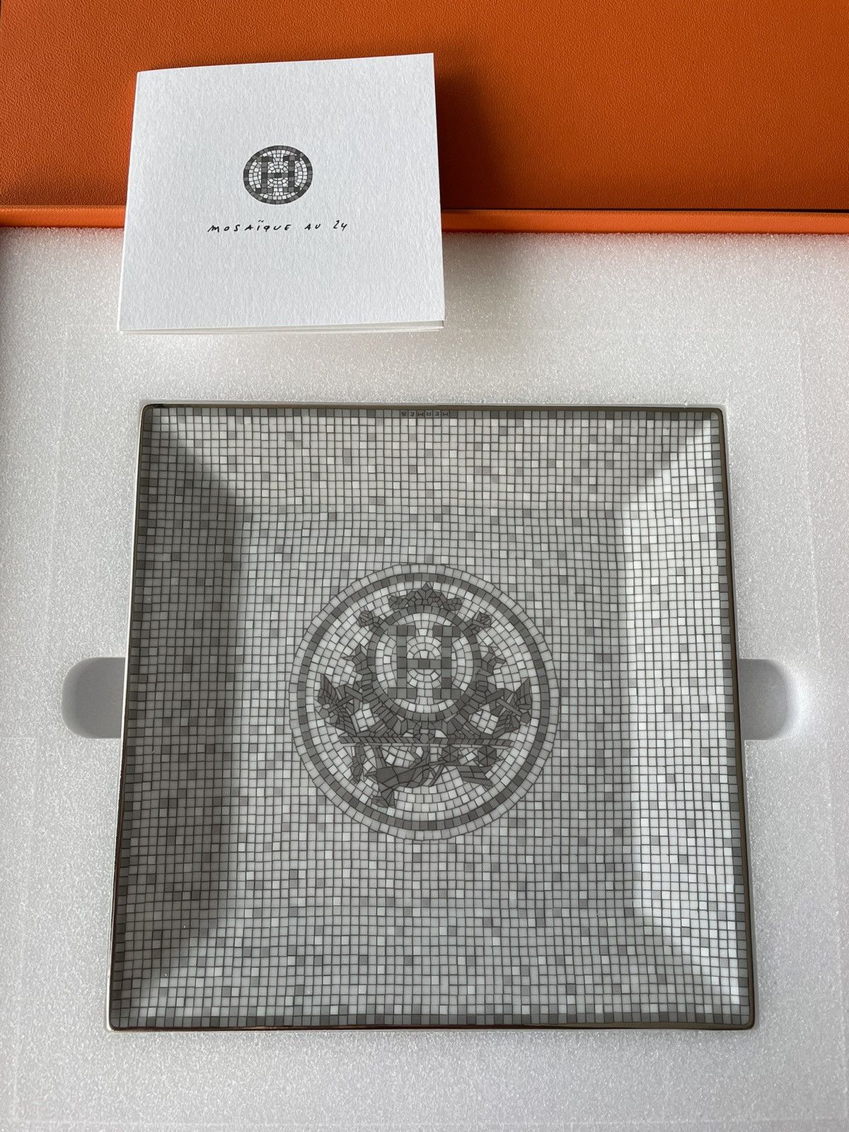Hermes Limited Edition Super Rare Brand New Mosaique H Logo Plate Size ONE SIZE - 3 Thumbnail