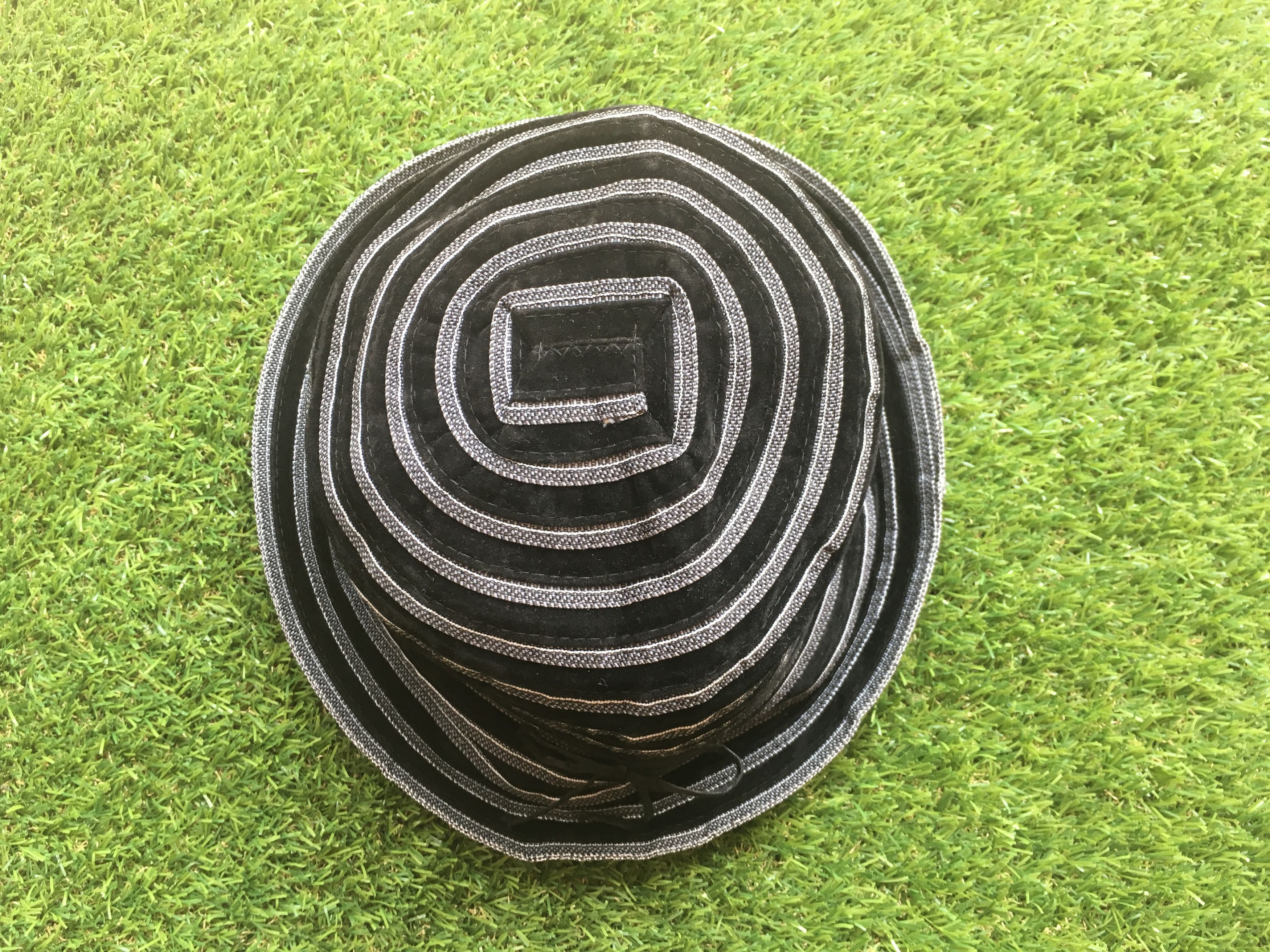 Yohji Yamamoto YOHJI YAMAMOTO Sacsny Y’saccs Black Stripes Bucket Hat Size ONE SIZE - 3 Thumbnail