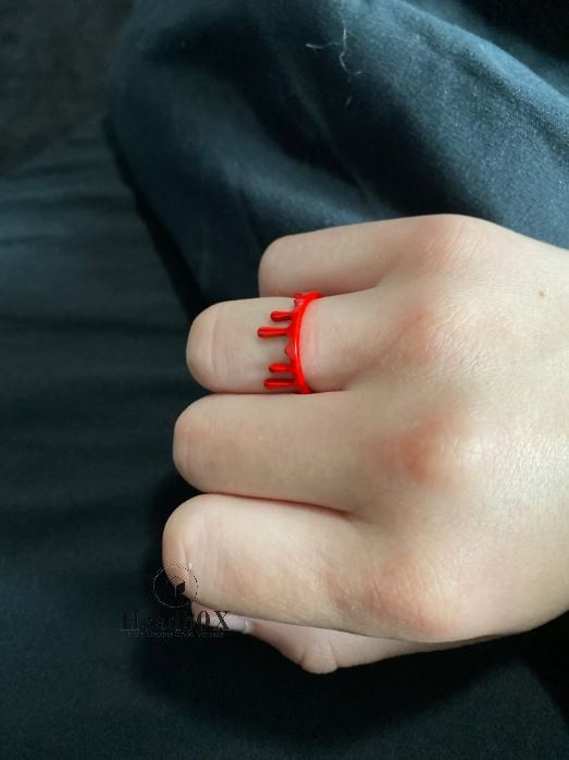 Jewelry Bleeding Red Ring Size ONE SIZE - 4 Thumbnail
