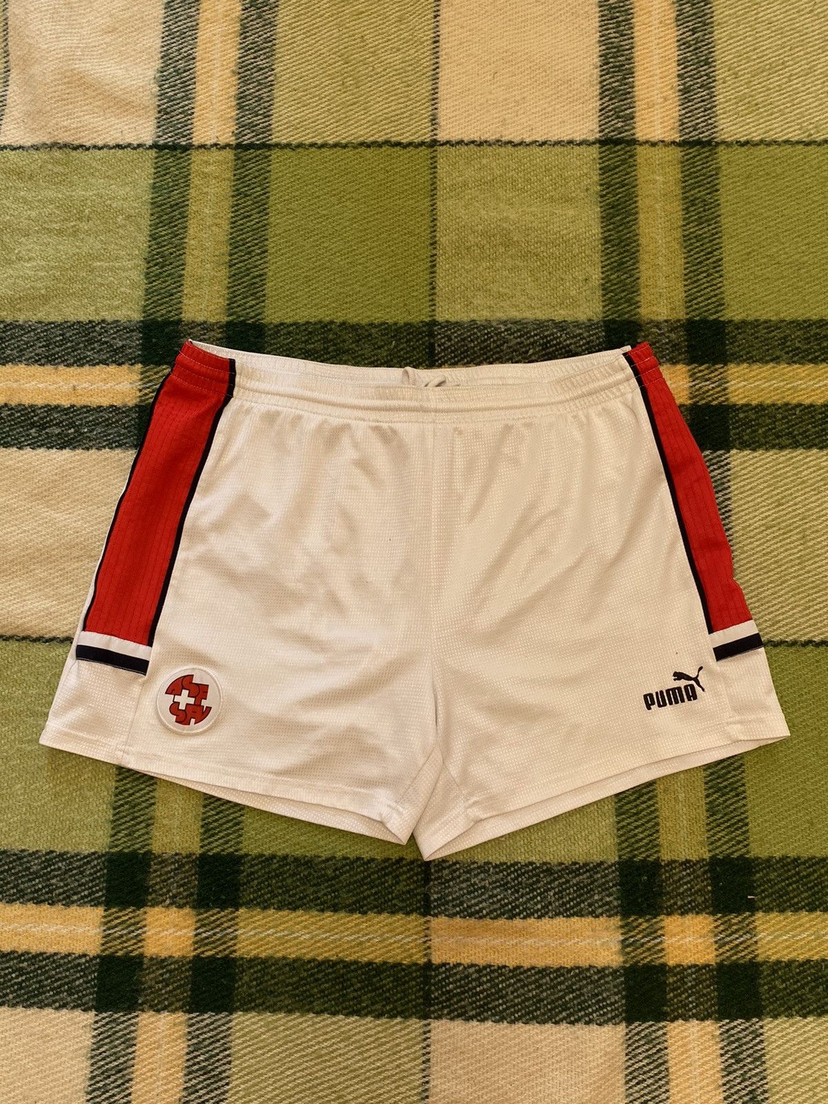 Puma Vintage 90s Puma shorts streetwear casual style y2k size M Size US 32 / EU 48 - 1 Thumbnail