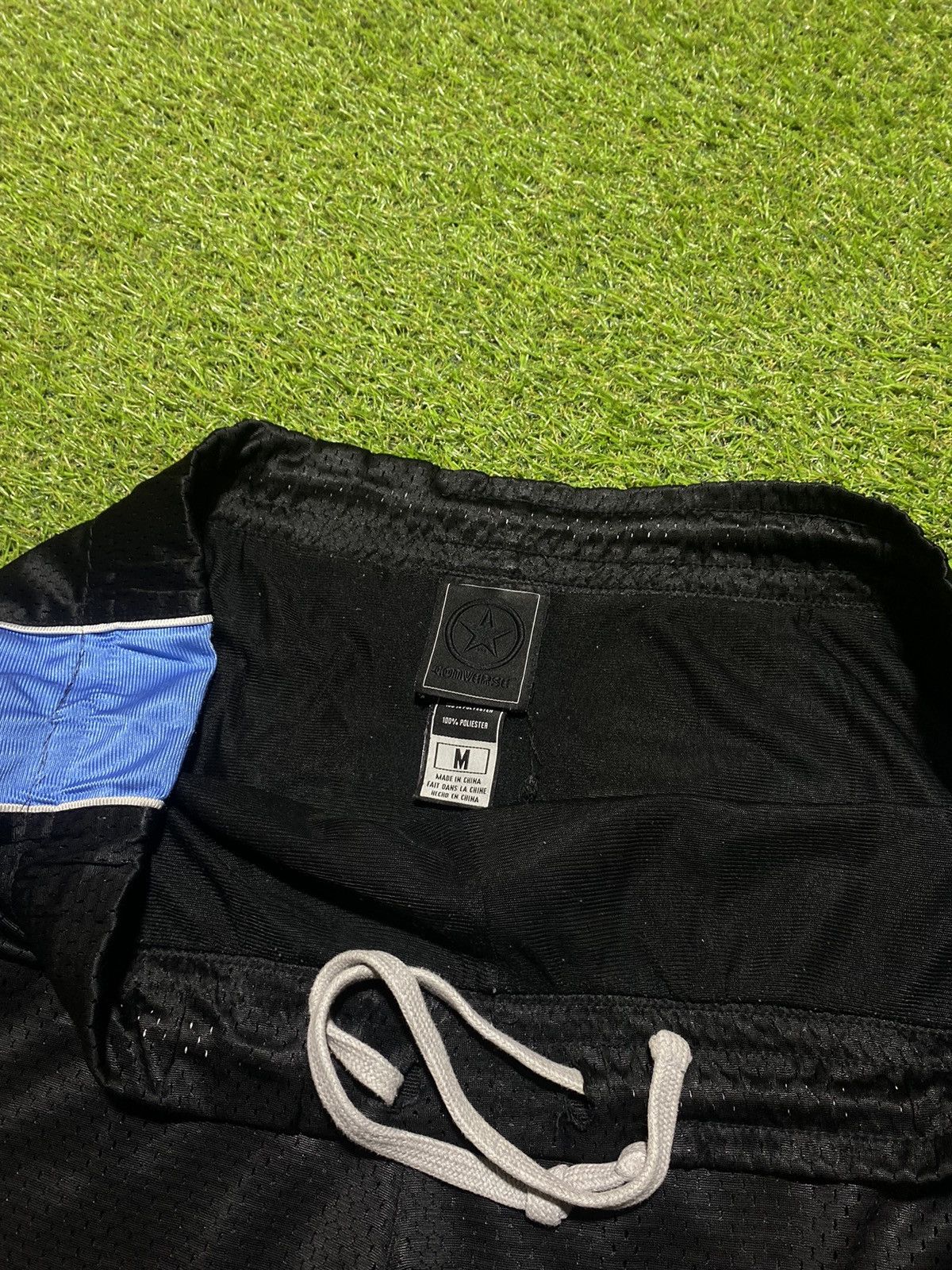 Converse Vintage 90s Converse shorts streetwear casual style size M Size US 32 / EU 48 - 4 Thumbnail