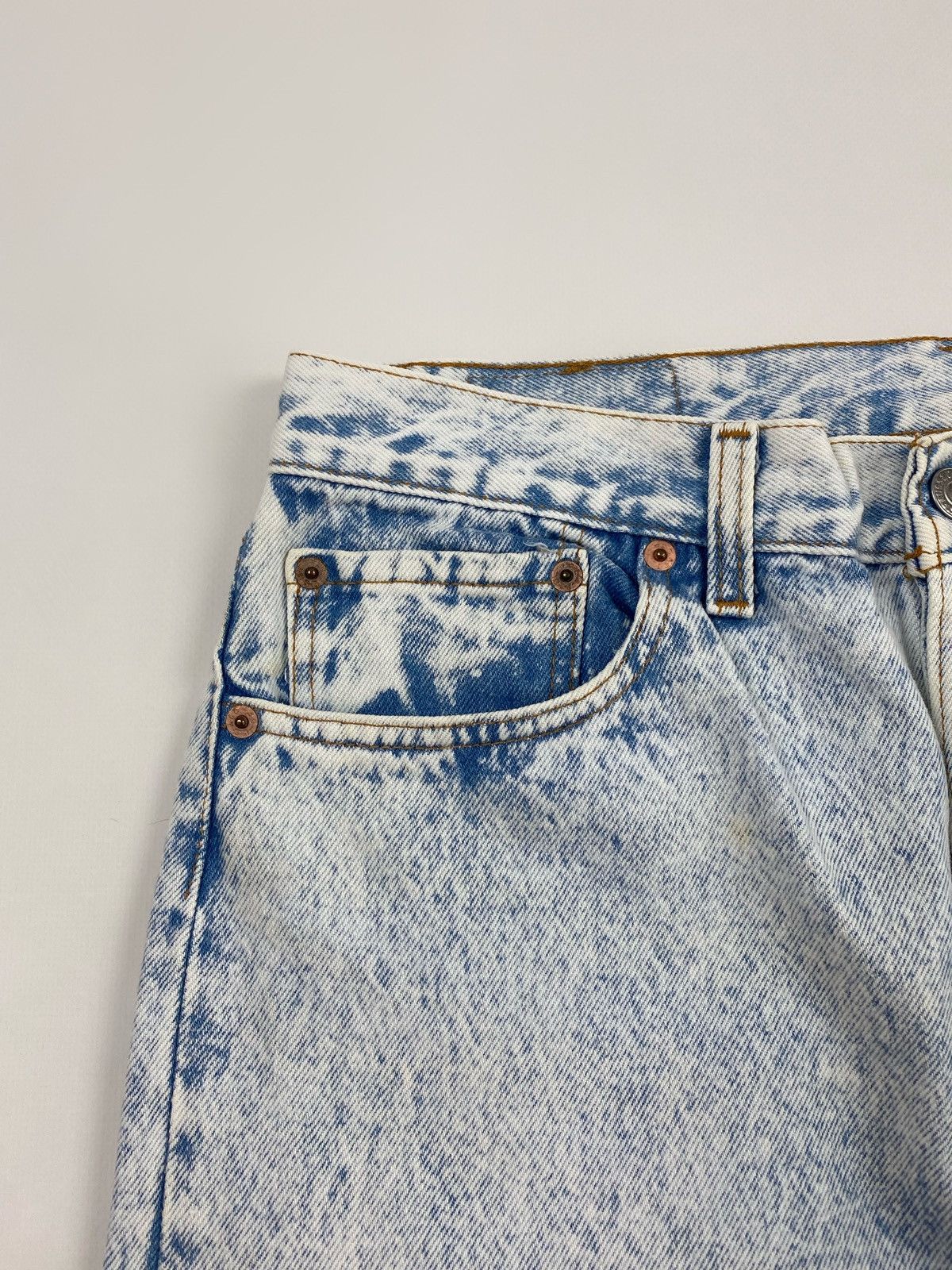 Levi's 1990’s Vintage Levi’s Washed Denim Jeans Made in USA Size US 31 - 8 Thumbnail