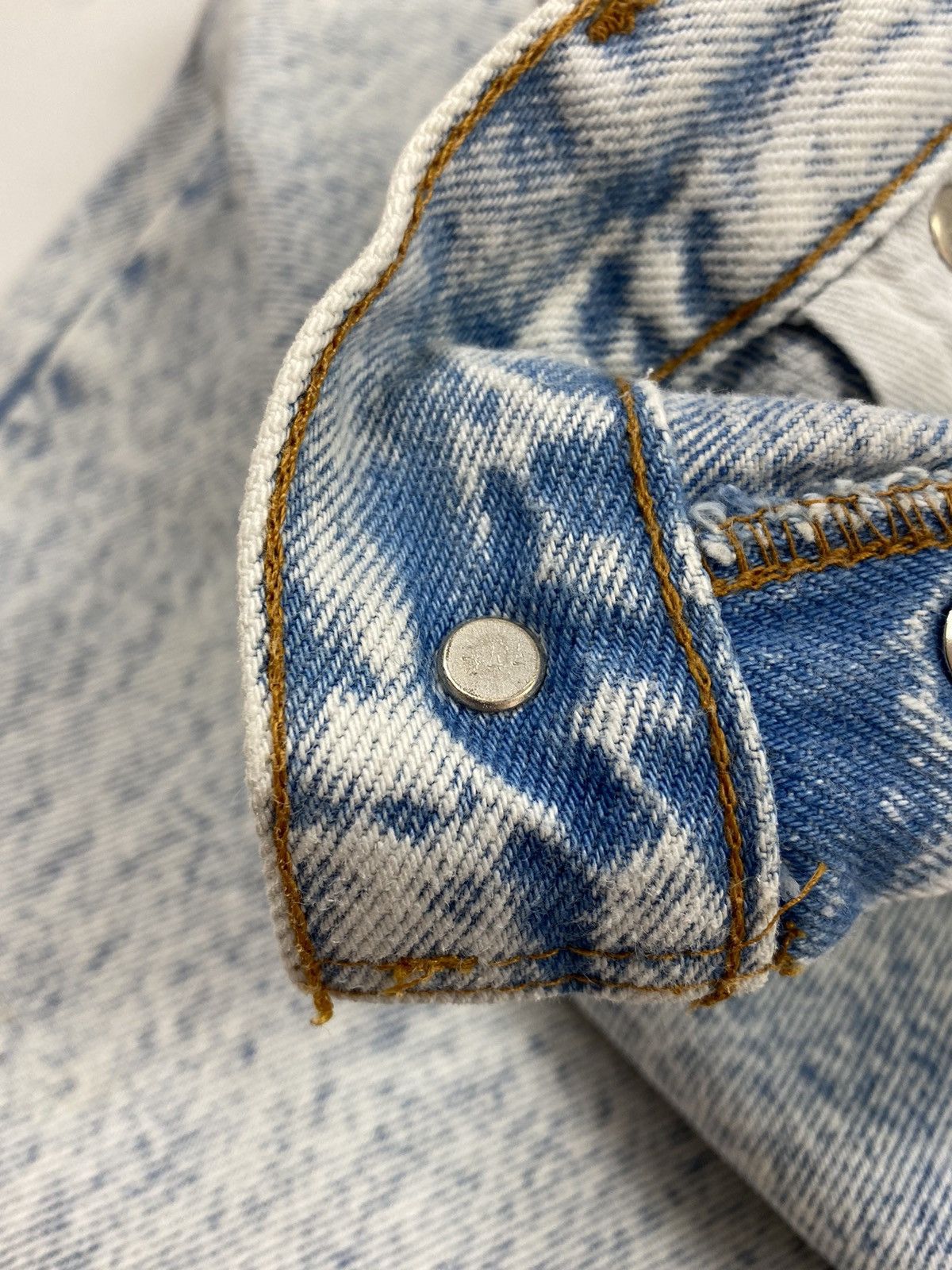Levi's 1990’s Vintage Levi’s Washed Denim Jeans Made in USA Size US 31 - 14 Thumbnail