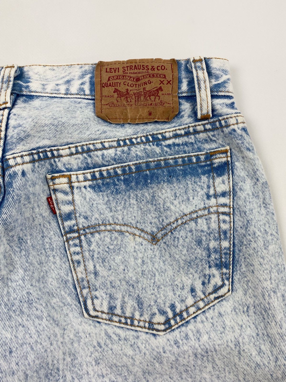 Levi's 1990’s Vintage Levi’s Washed Denim Jeans Made in USA Size US 31 - 12 Thumbnail