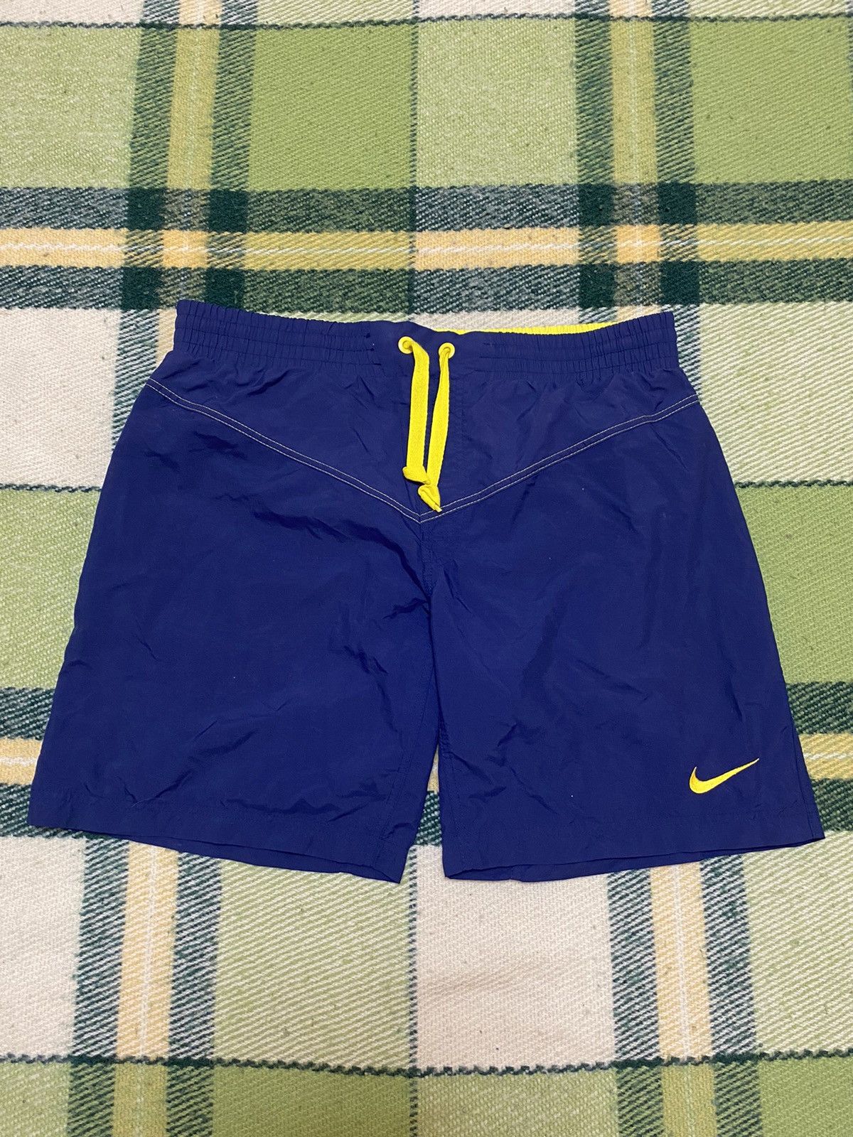 Nike Vintage Nike shorts streetwear swoosh casual y2k size M Size US 32 / EU 48 - 1 Thumbnail
