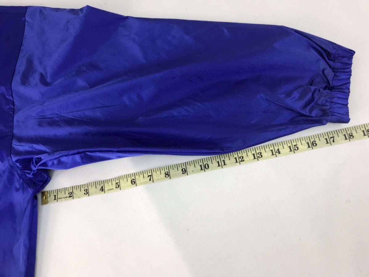 Nike Nike Swoosh Nylon Inner Windbreaker Hoodies Jacket Size US L / EU 52-54 / 3 - 13 Thumbnail