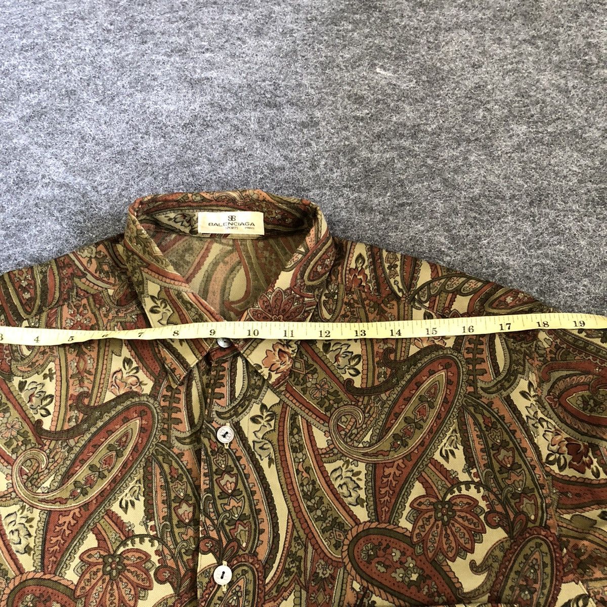 Balenciaga Vintage Rare Balenciaga Paris Sports Paisley Button Shirt Size US M / EU 48-50 / 2 - 12 Thumbnail