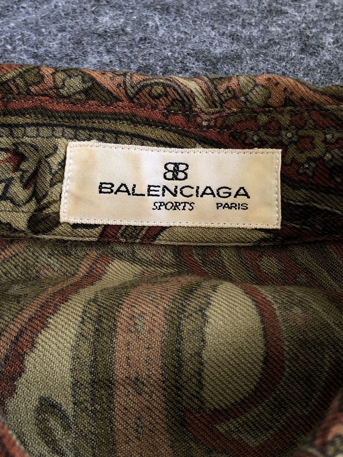 Balenciaga Vintage Rare Balenciaga Paris Sports Paisley Button Shirt Size US M / EU 48-50 / 2 - 6 Thumbnail