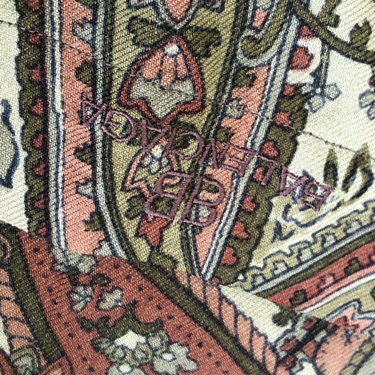 Balenciaga Vintage Rare Balenciaga Paris Sports Paisley Button Shirt Size US M / EU 48-50 / 2 - 5 Thumbnail