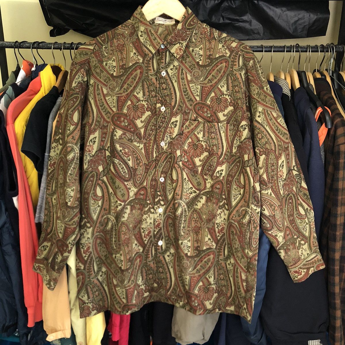 Balenciaga Vintage Rare Balenciaga Paris Sports Paisley Button Shirt Size US M / EU 48-50 / 2 - 2 Thumbnail