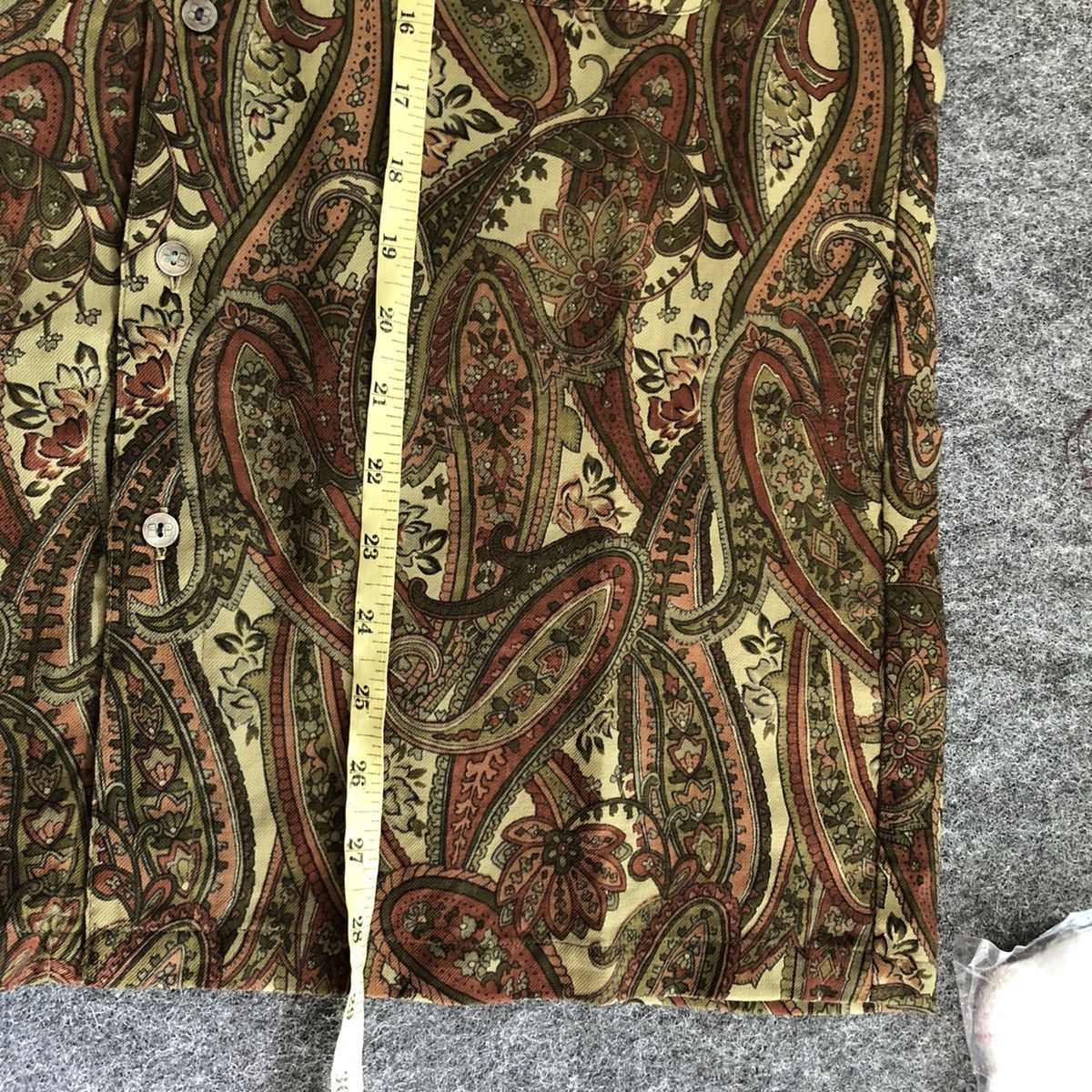 Balenciaga Vintage Rare Balenciaga Paris Sports Paisley Button Shirt Size US M / EU 48-50 / 2 - 11 Thumbnail