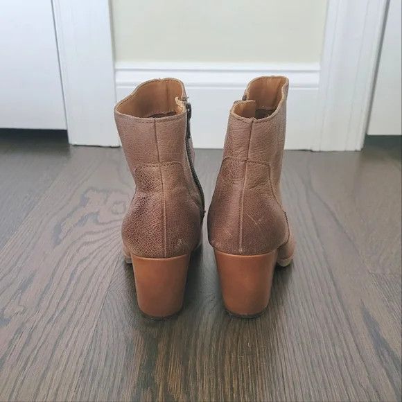 Kork-Ease Korks Patrina Leather Distressed Bootie Casual Travel Size US 6 / IT 36 - 6 Thumbnail