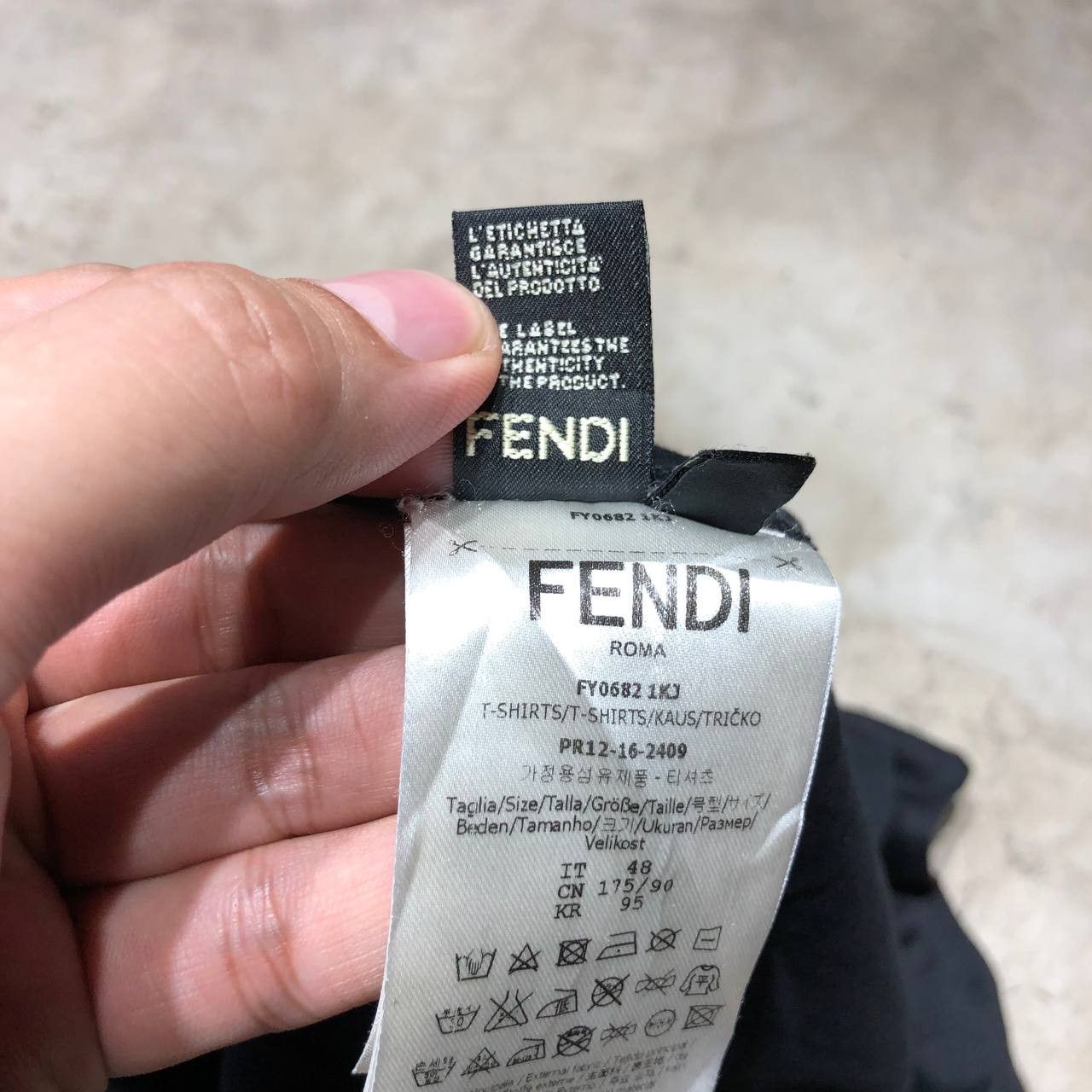 Fendi Fendi Fur lightbulb tee Size US S / EU 44-46 / 1 - 9 Thumbnail