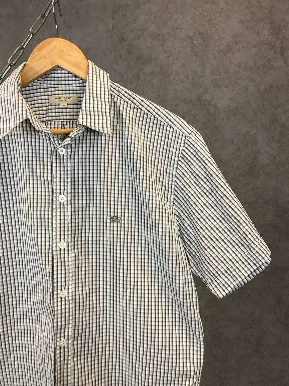 Burberry Burberry luxury small logo shirt Size US M / EU 48-50 / 2 - 2 Thumbnail