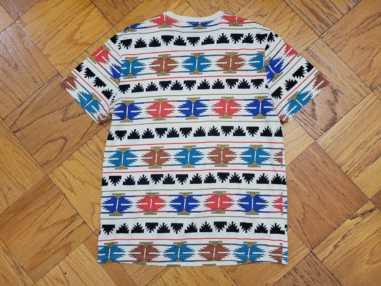Bdg BDG aztec print t-shirt Size US XL / EU 56 / 4 - 2 Thumbnail