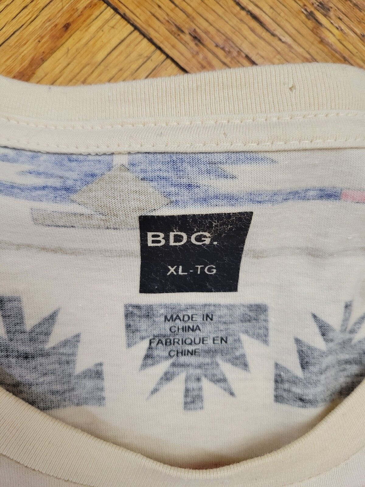 Bdg BDG aztec print t-shirt Size US XL / EU 56 / 4 - 5 Thumbnail