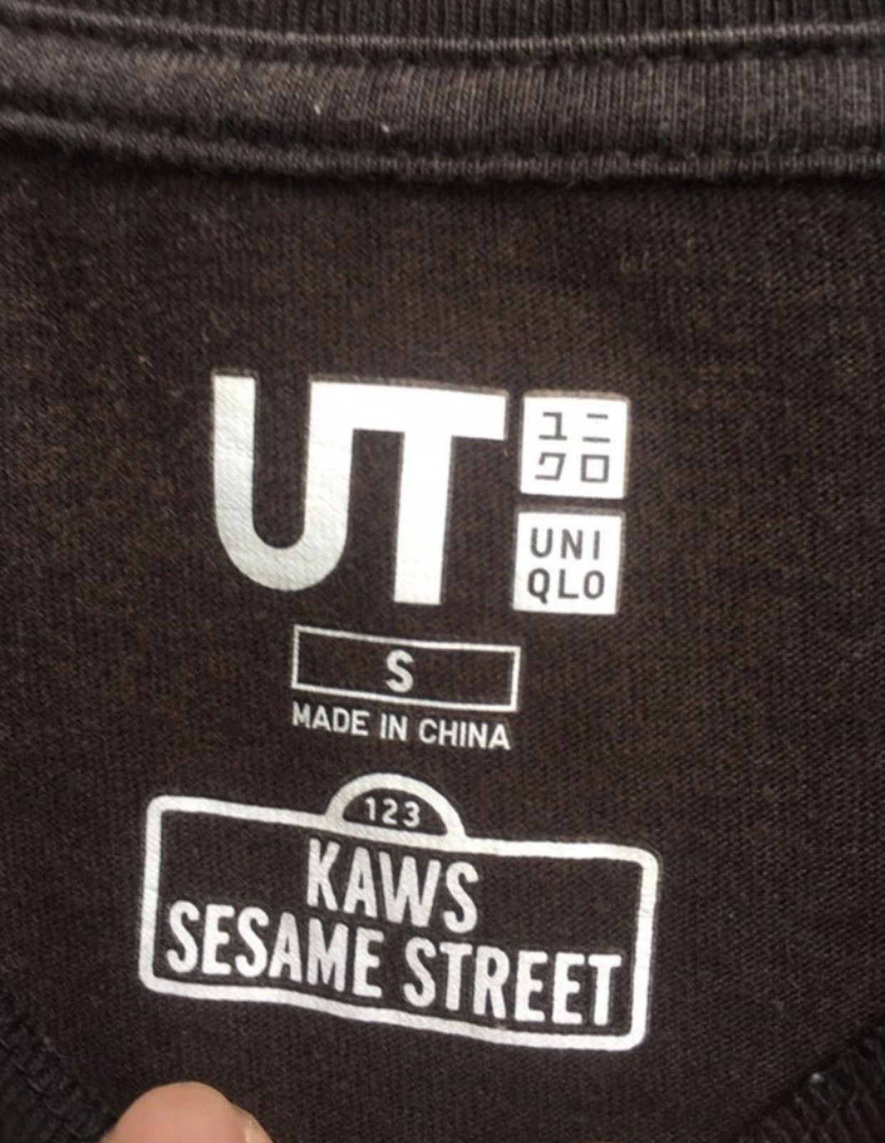 Kaws × Uniqlo Kaws x Sesame Street Cookie Monster pocket streetwear tee Size US S / EU 44-46 / 1 - 3 Thumbnail