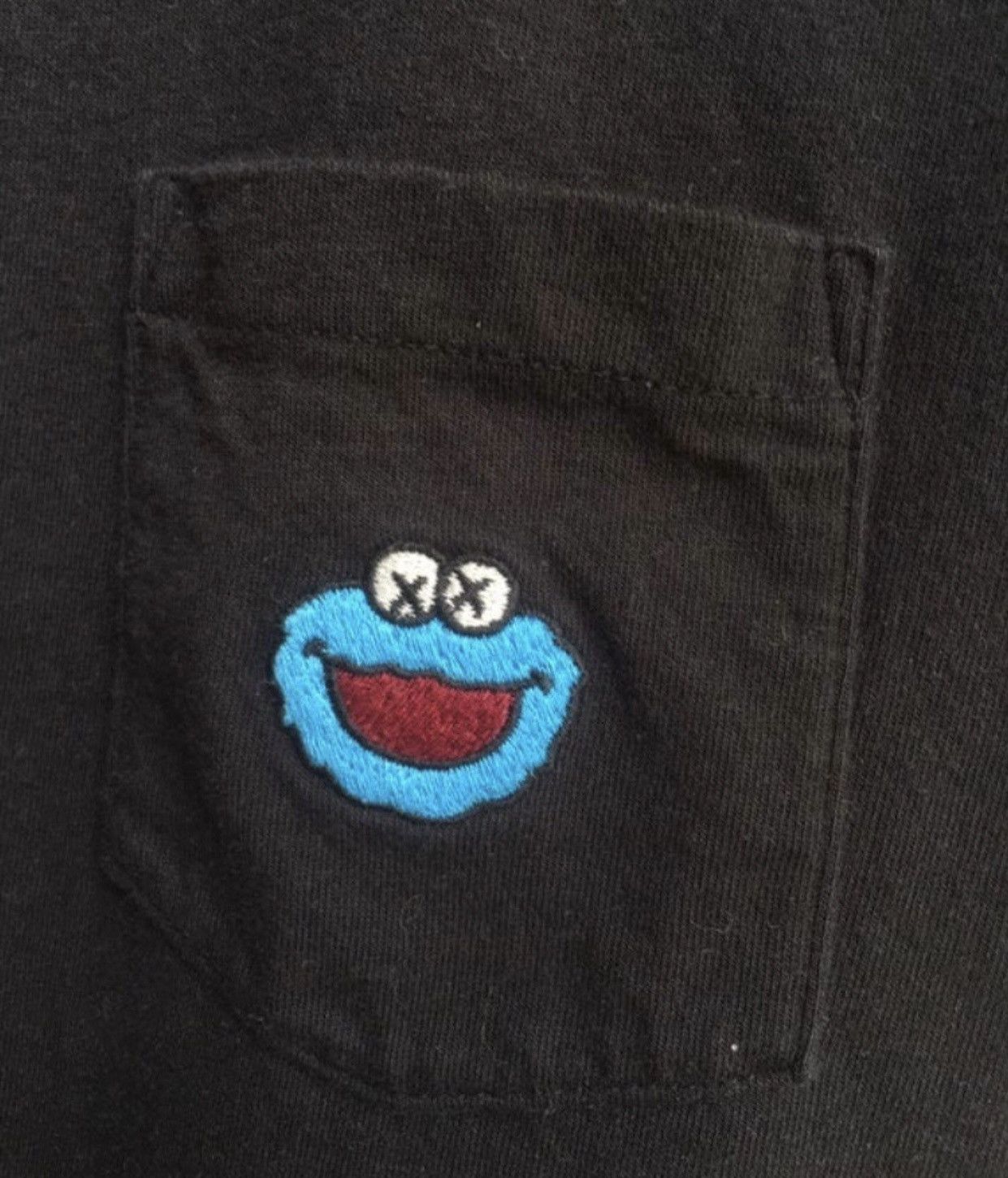 Kaws × Uniqlo Kaws x Sesame Street Cookie Monster pocket streetwear tee Size US S / EU 44-46 / 1 - 2 Thumbnail