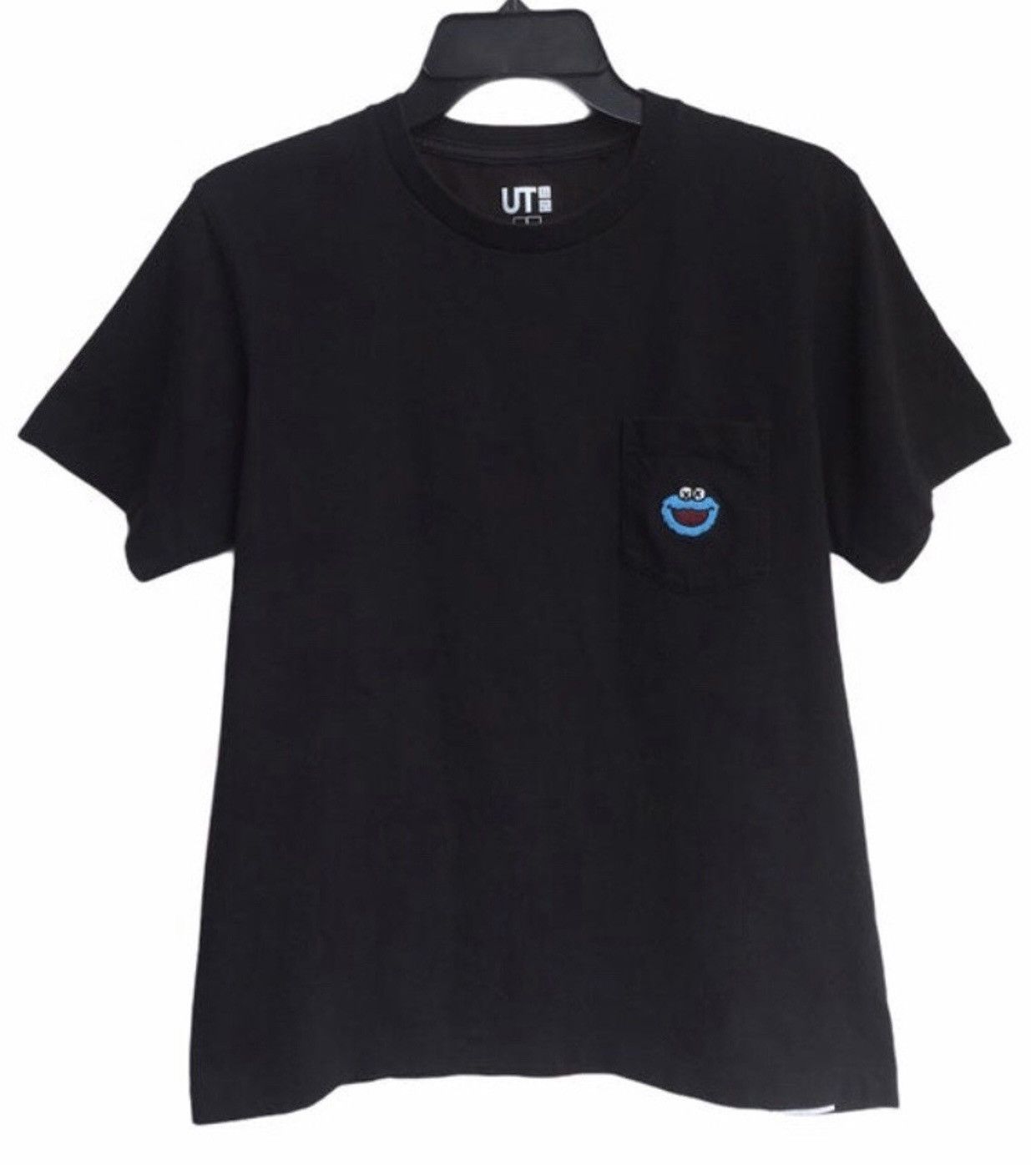 Kaws × Uniqlo Kaws x Sesame Street Cookie Monster pocket streetwear tee Size US S / EU 44-46 / 1 - 1 Thumbnail