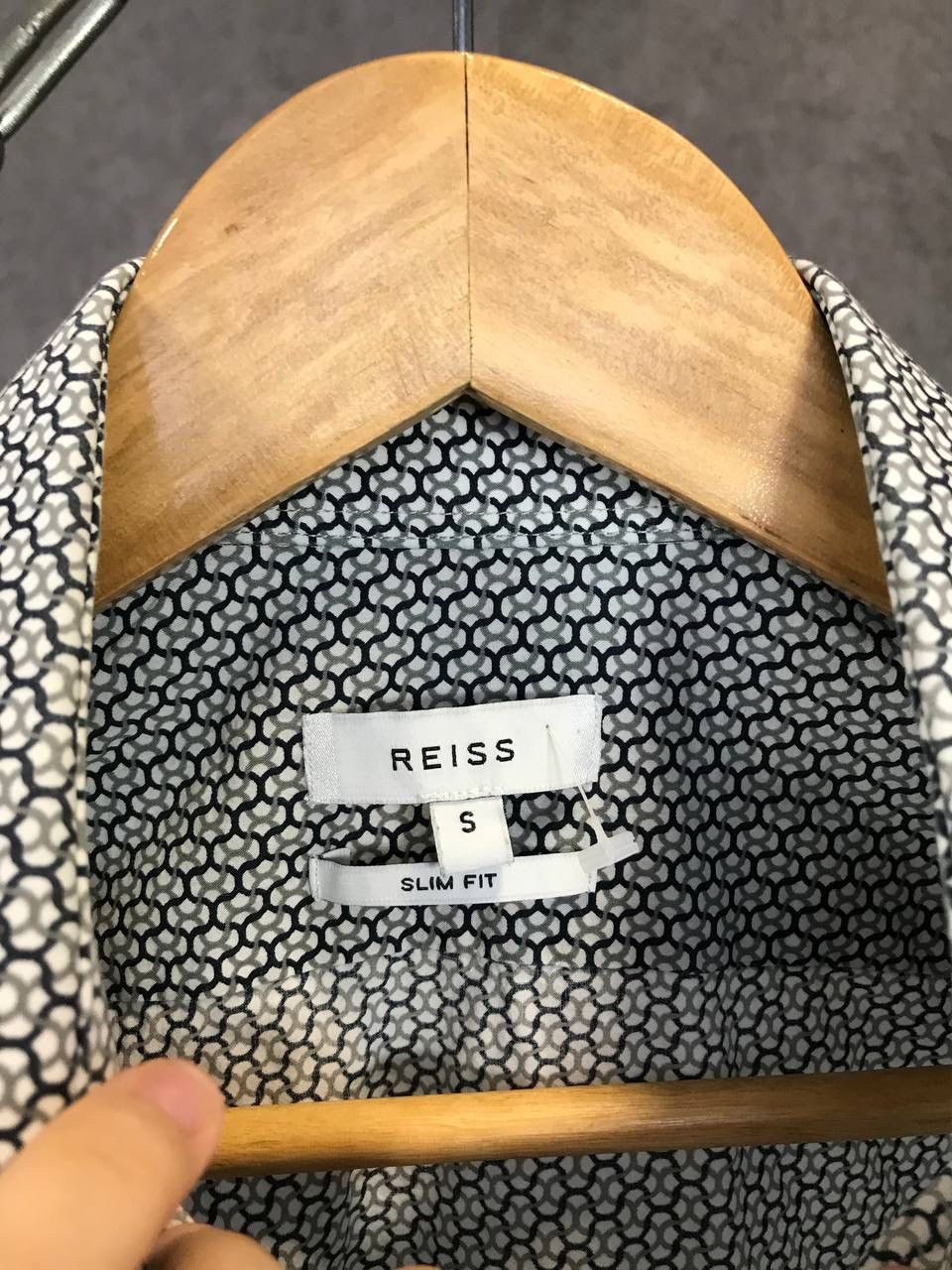 Reiss Reiss monogram shirt Size US S / EU 44-46 / 1 - 4 Thumbnail