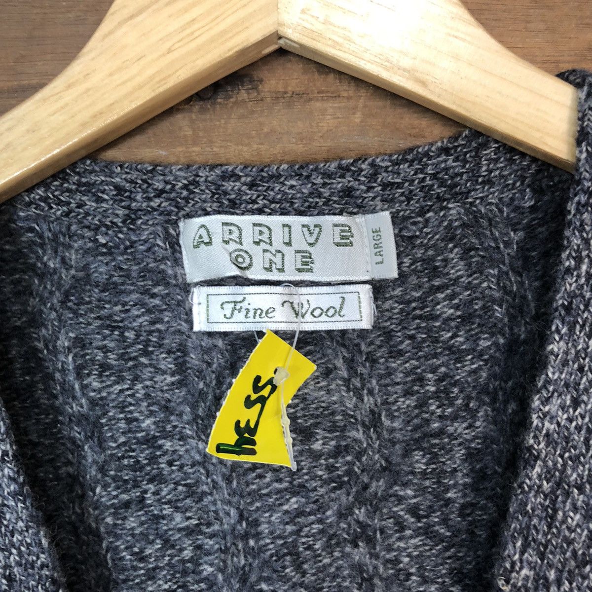 Homespun Knitwear × Japanese Brand × Vintage Arrive One Grey fine wool Vest cardigan #5534 Size M / US 6-8 / IT 42-44 - 6 Thumbnail
