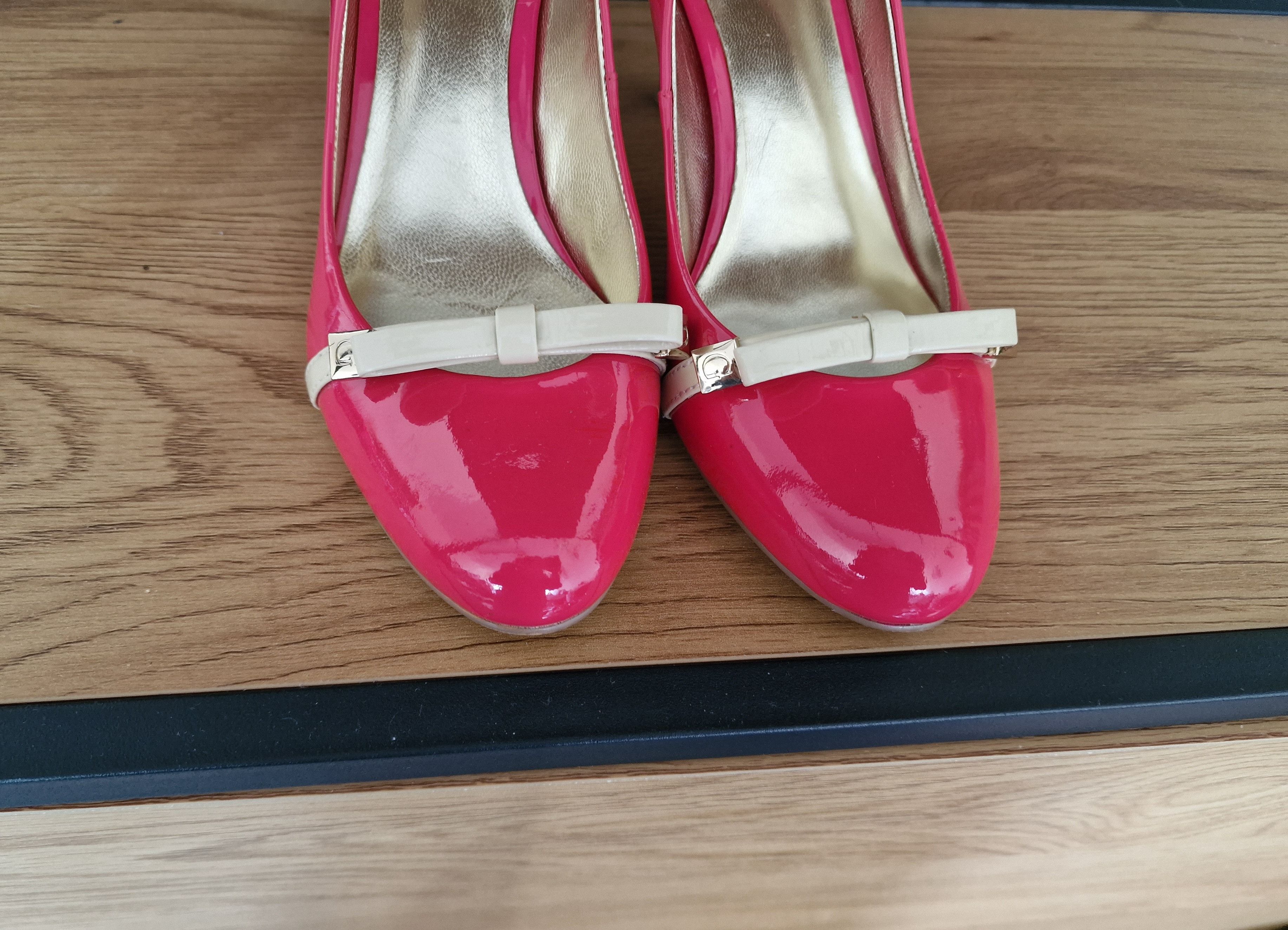 Guess GUESS pink fuchsia patent leather stiletto heels 38 7,5 Size US 8 / IT 38 - 2 Thumbnail