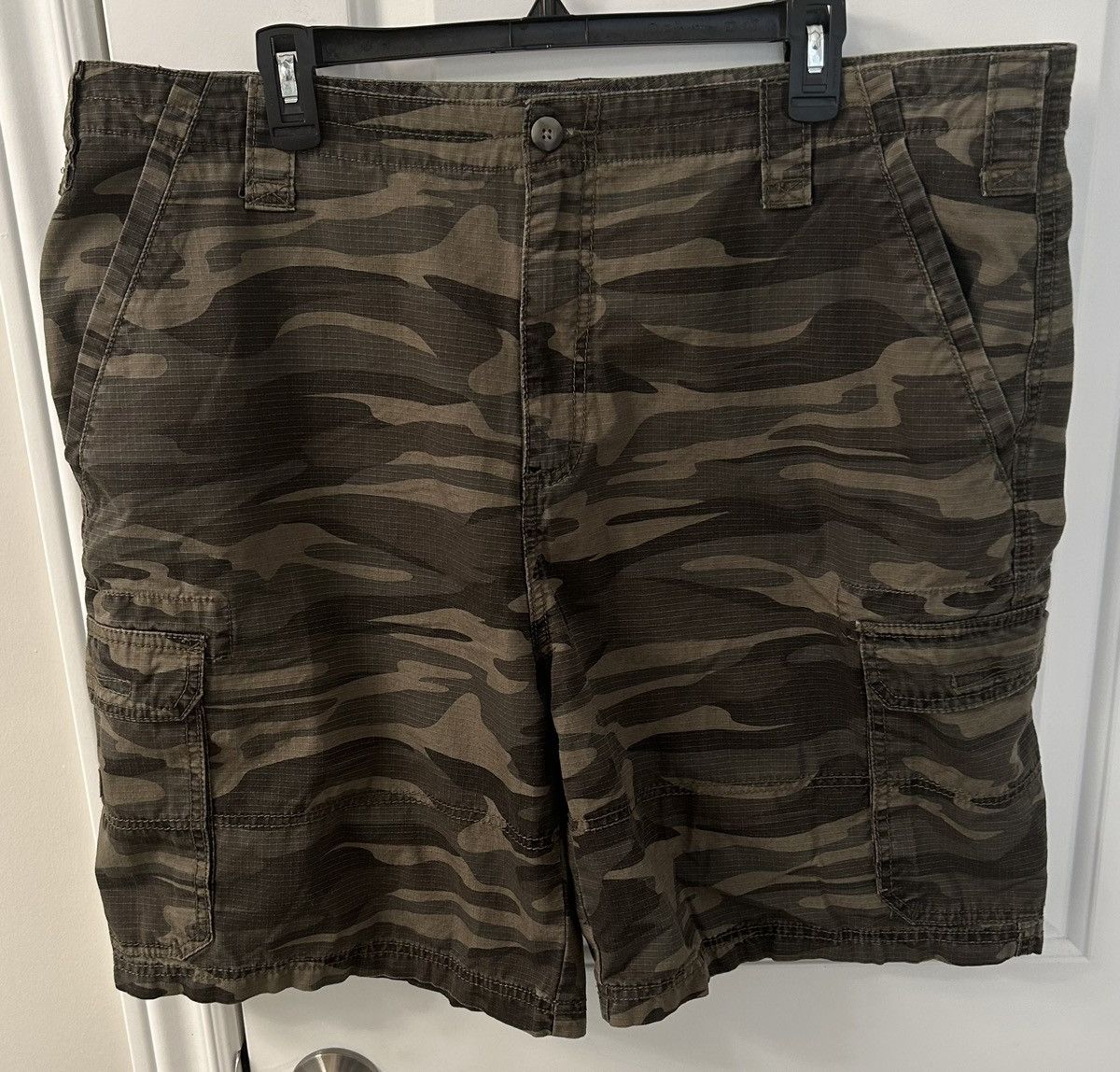 Mens cargo shorts cabelas best sale