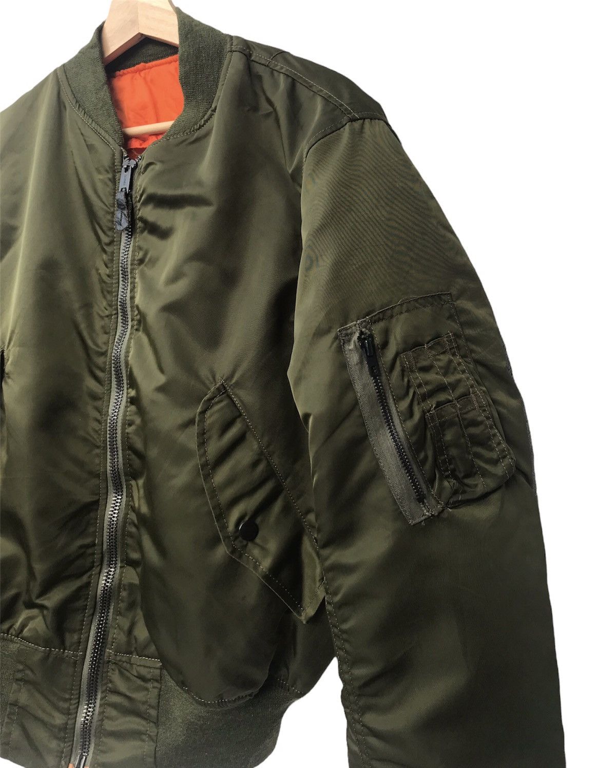 Vintage Vintage Scovill Zipper MA-1 Nylon Riot! Riot! Flight Jacket Size US M / EU 48-50 / 2 - 3 Thumbnail
