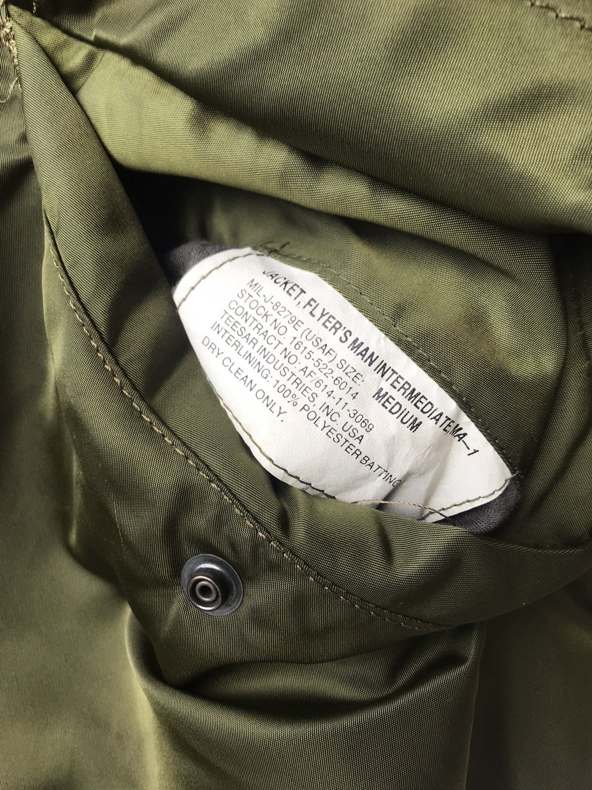 Vintage Vintage Scovill Zipper MA-1 Nylon Riot! Riot! Flight Jacket Size US M / EU 48-50 / 2 - 7 Thumbnail