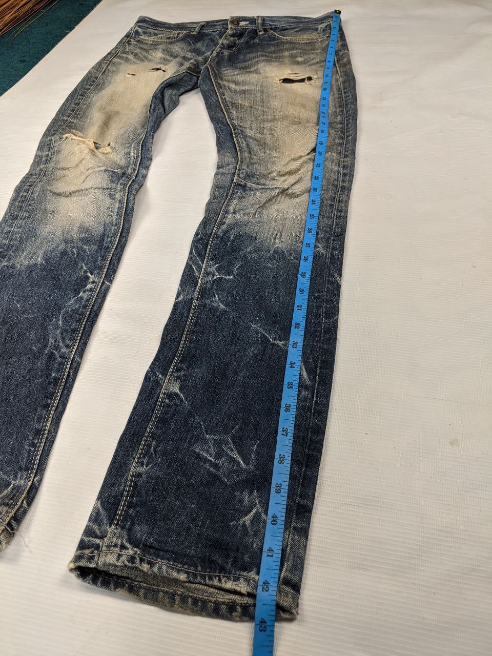 GOSTAR DE FUGA GOSTAR DE FUGA distressed denim jeans Size US 33 - 16 Thumbnail