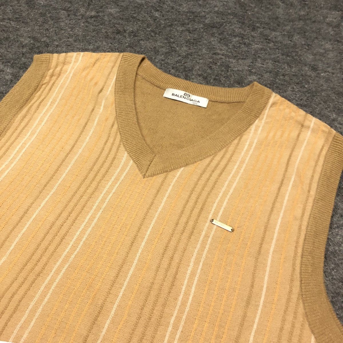 Balenciaga × Vintage Vintage Vest Knitwear Balenciaga Stripe Front Logo Size US L / EU 52-54 / 3 - 2 Thumbnail