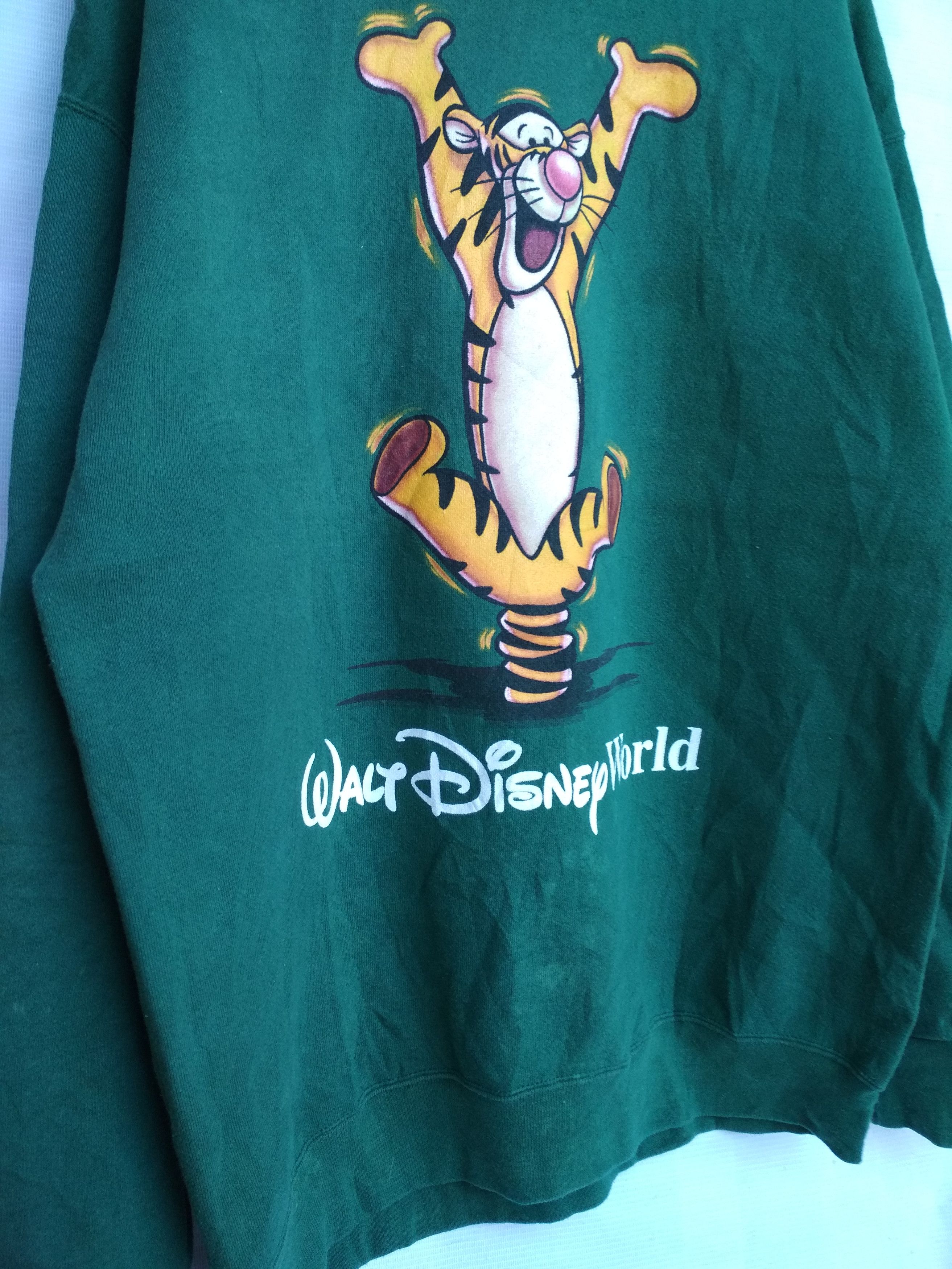 Disney walt disney tigger pooh 90s green sweatshirt Size US L / EU 52-54 / 3 - 3 Thumbnail