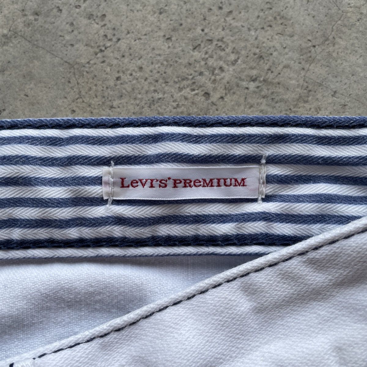 Levi's × Levi's Vintage Clothing × White's Boots Vintage Levi’s Premium 505 Whites Denim Jeans Pants W29 Size US 29 - 7 Thumbnail