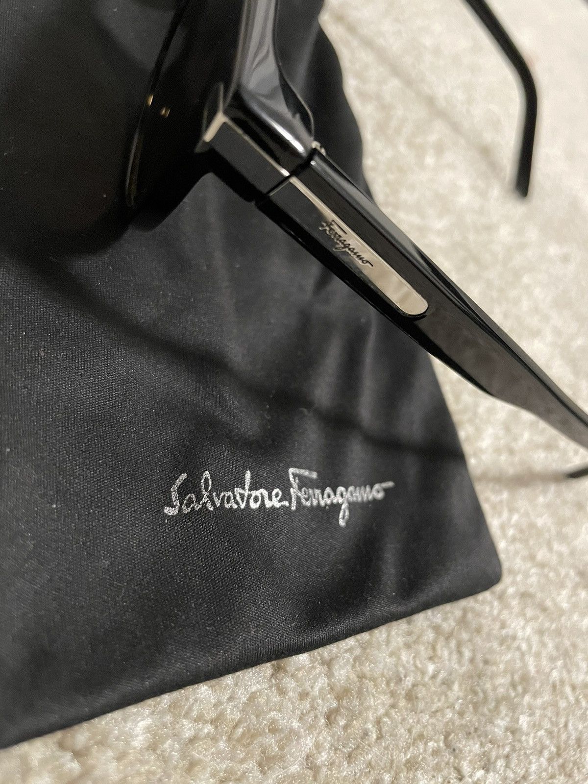 Salvatore Ferragamo SALVATORE FERRAGAMO Black Round Sunglasses Size ONE SIZE - 2 Thumbnail