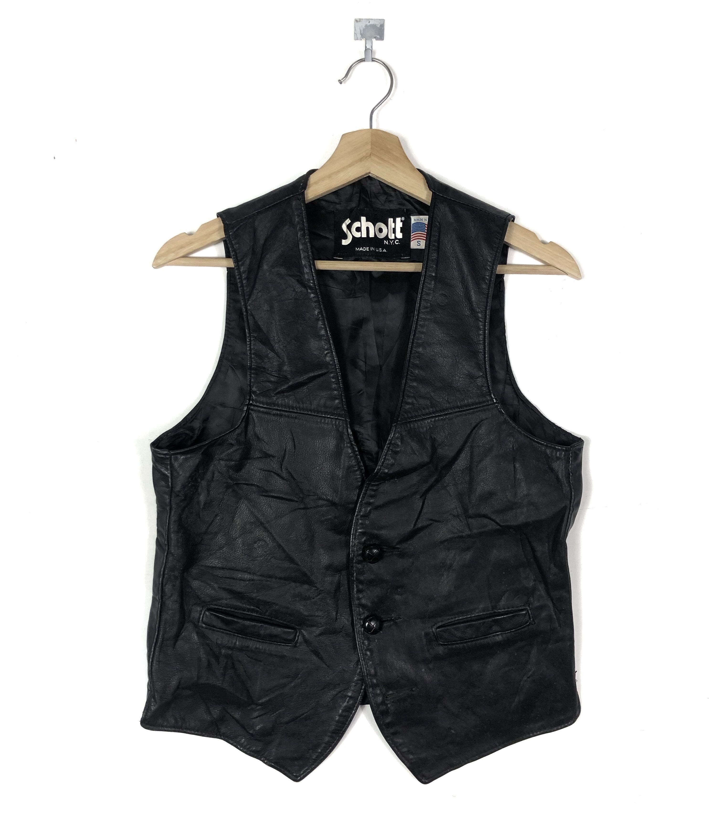 VINTAGE 90’S SCHOTT LEATHER VEST IN SIZE S